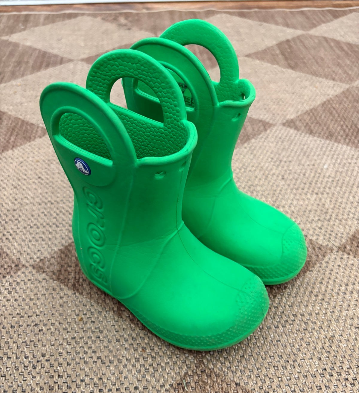 #121 boys/girls 8C Crocs rain boots, EUC