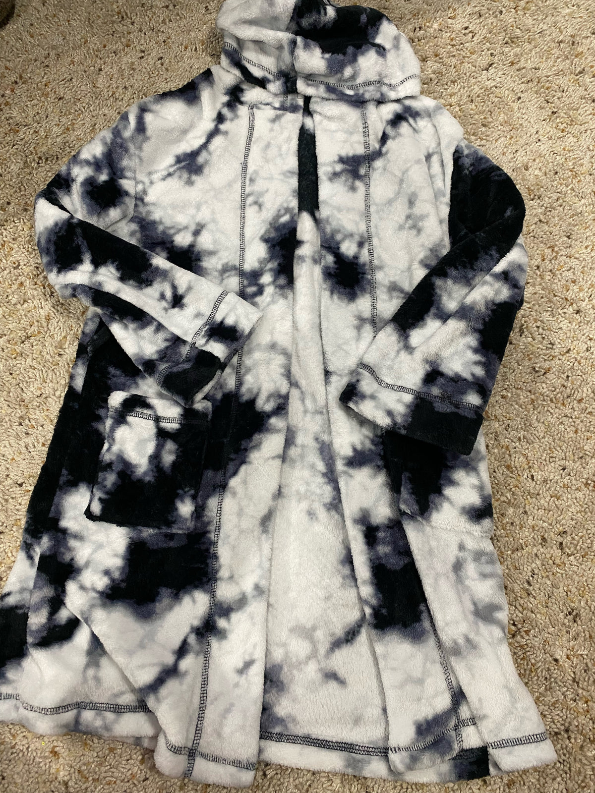 Seller #57 Girls size 7/8 robe