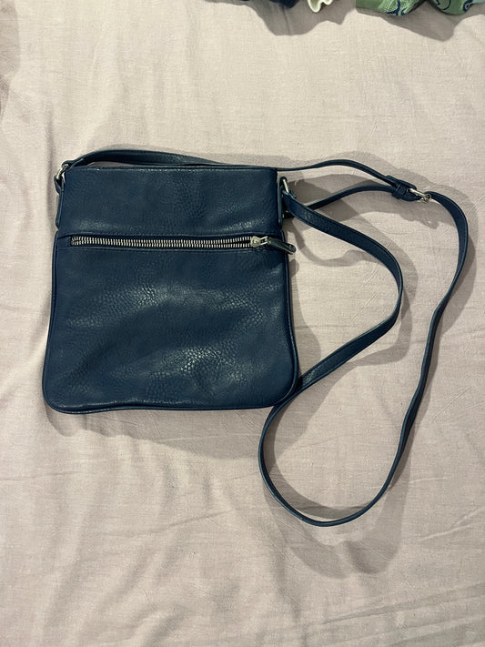 #211 REDUCED Navy Cross Body Purse