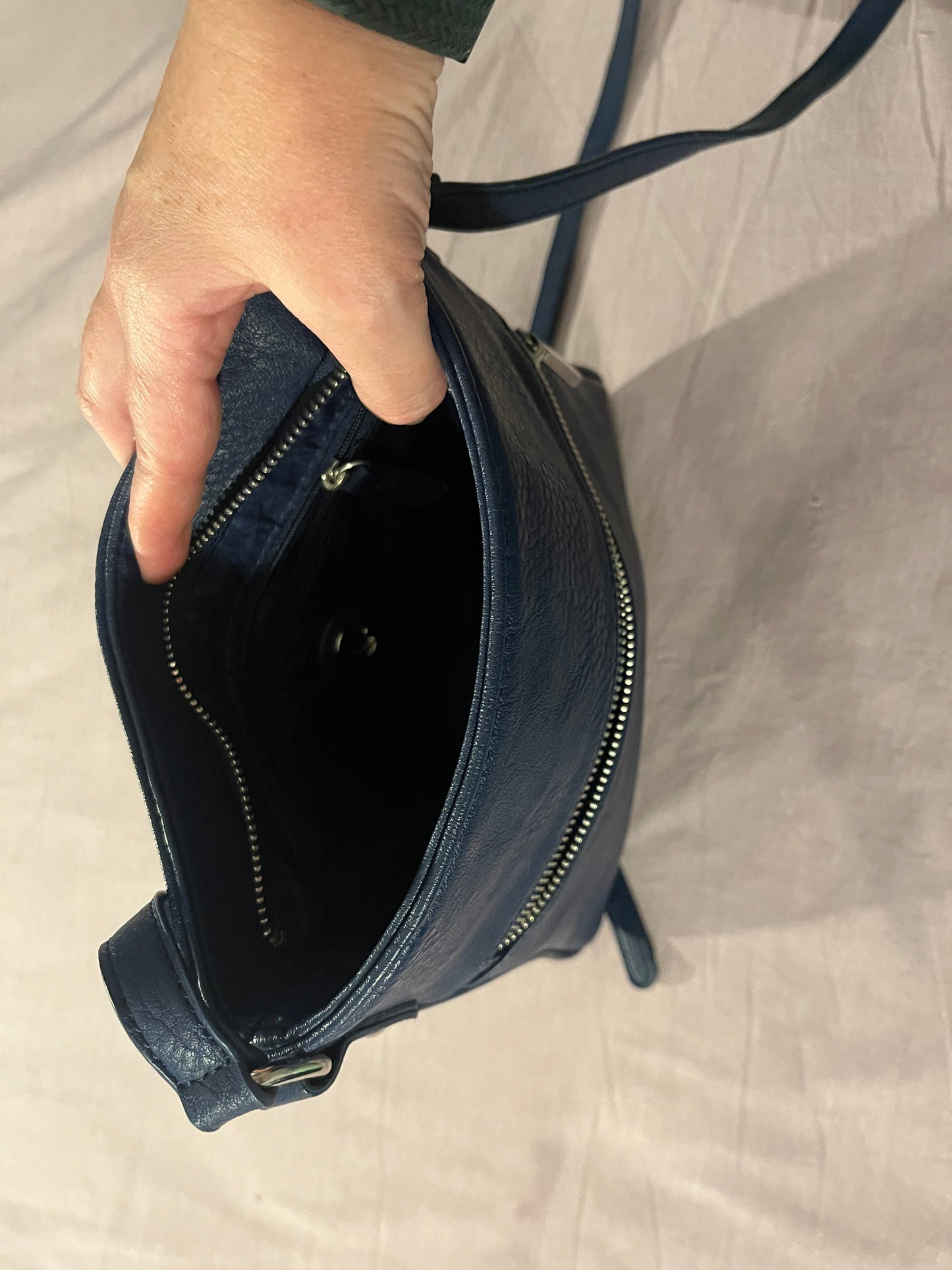 #211 REDUCED Navy Cross Body Purse