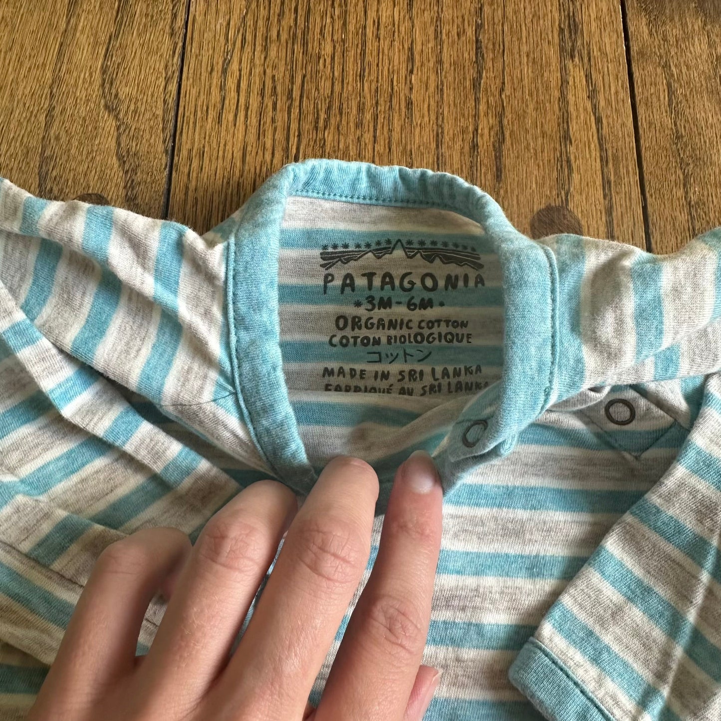 #95 EUC Boys Patagonia Blue and Gray Striped Baby Outfit, size 3-6 months