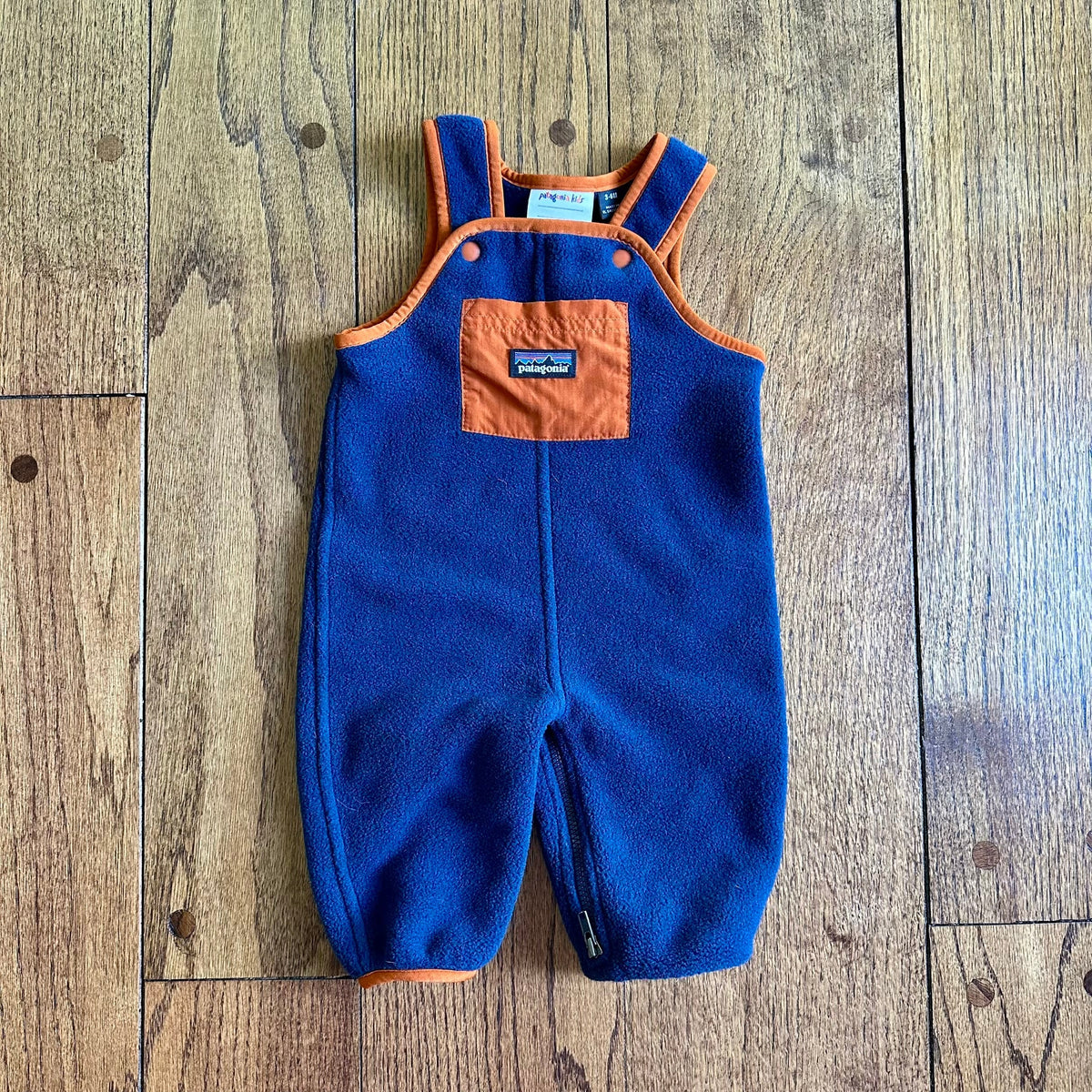 #113	EUC Boys / Baby Patagonia Navy Fleece Overalls, size 3-6 months