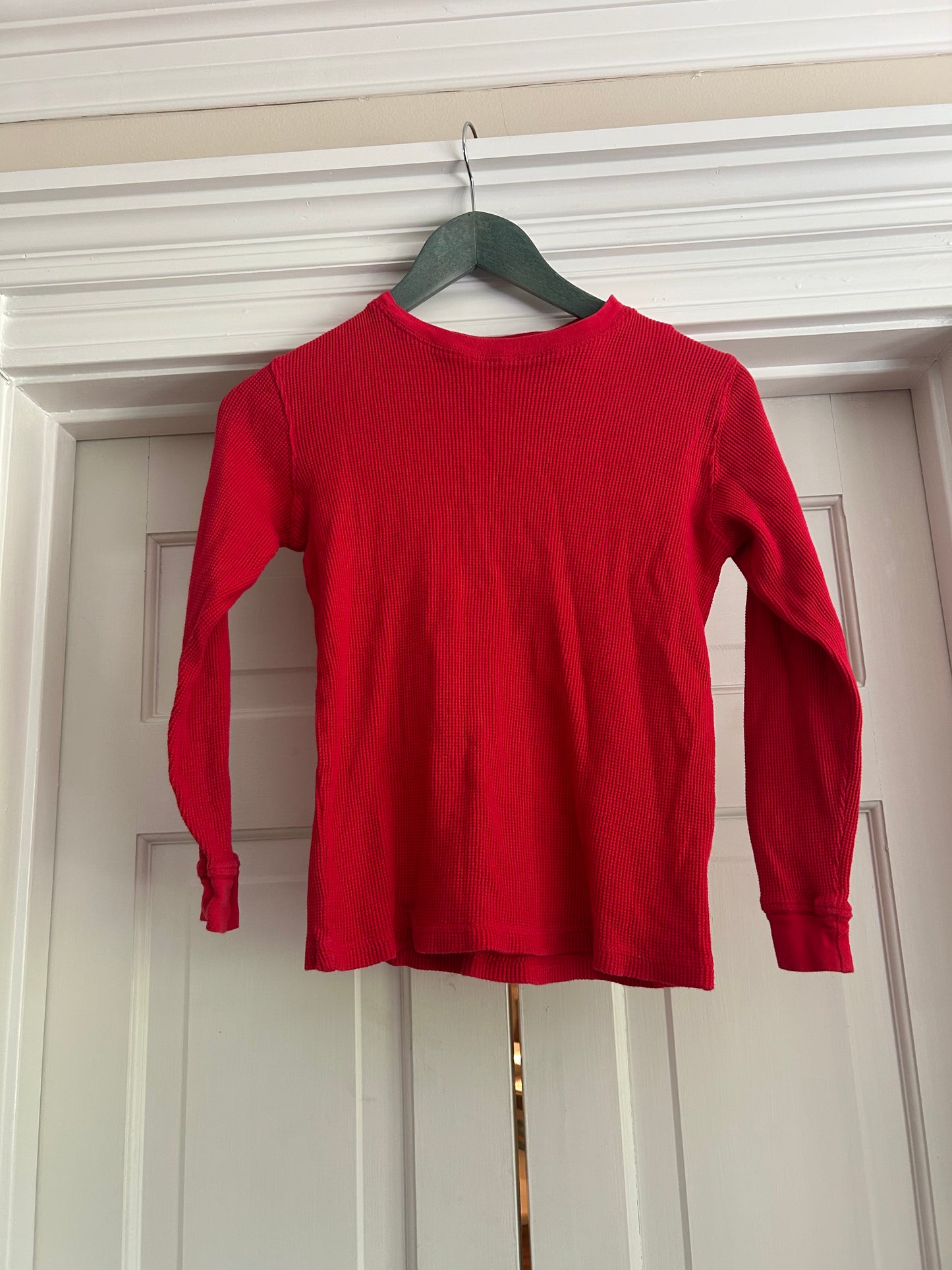 136 EUC red thermal boys size 8