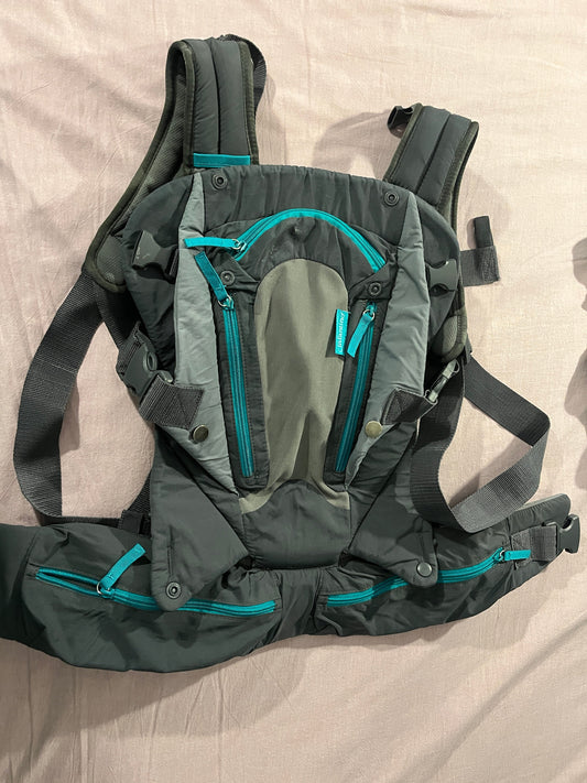 #211 REDUCED Infantino 4 in 1 Structured Baby Carrier