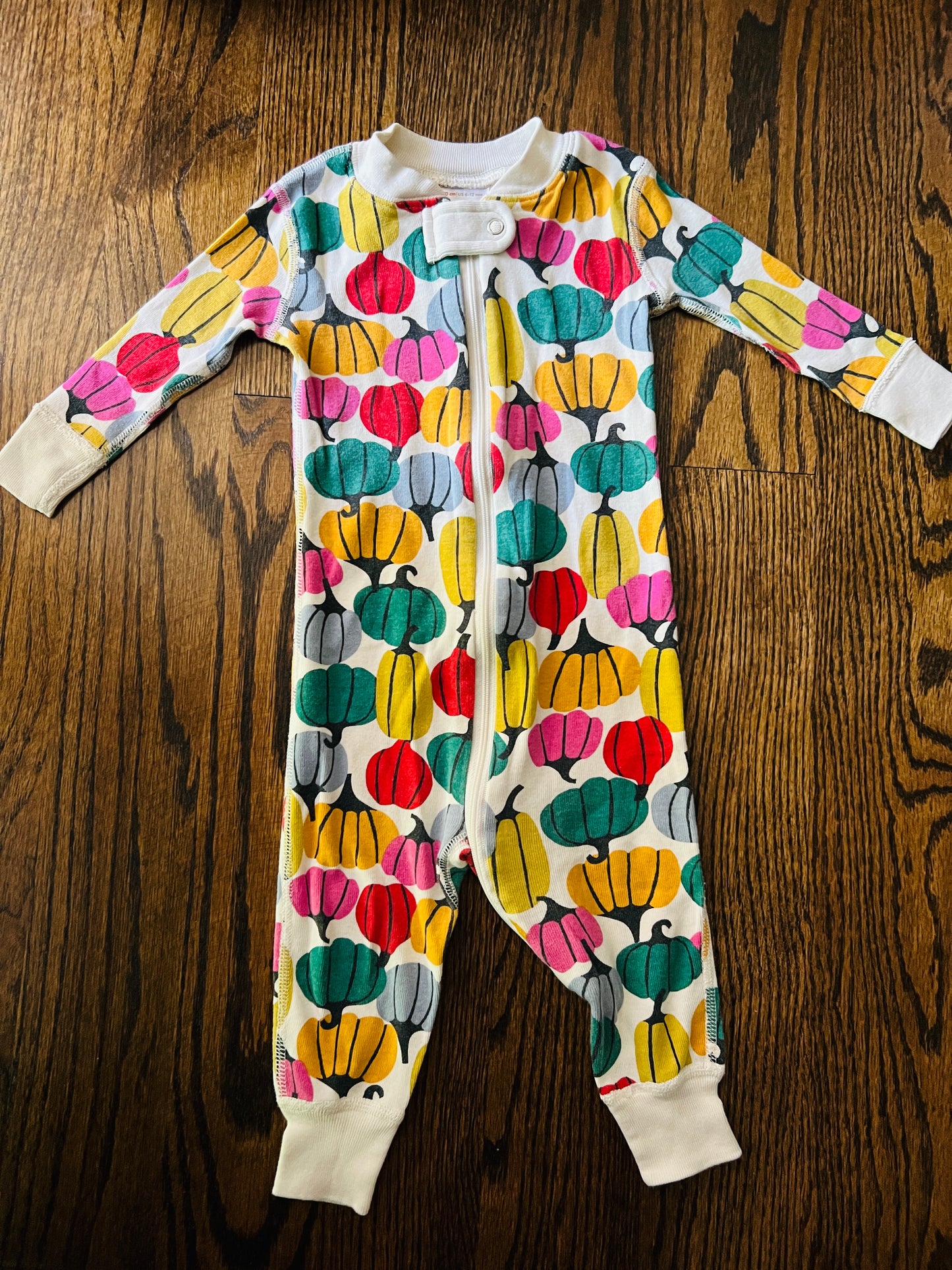 #68 Hanna pumpkin footless PJs, 6-12 mo, VGUC