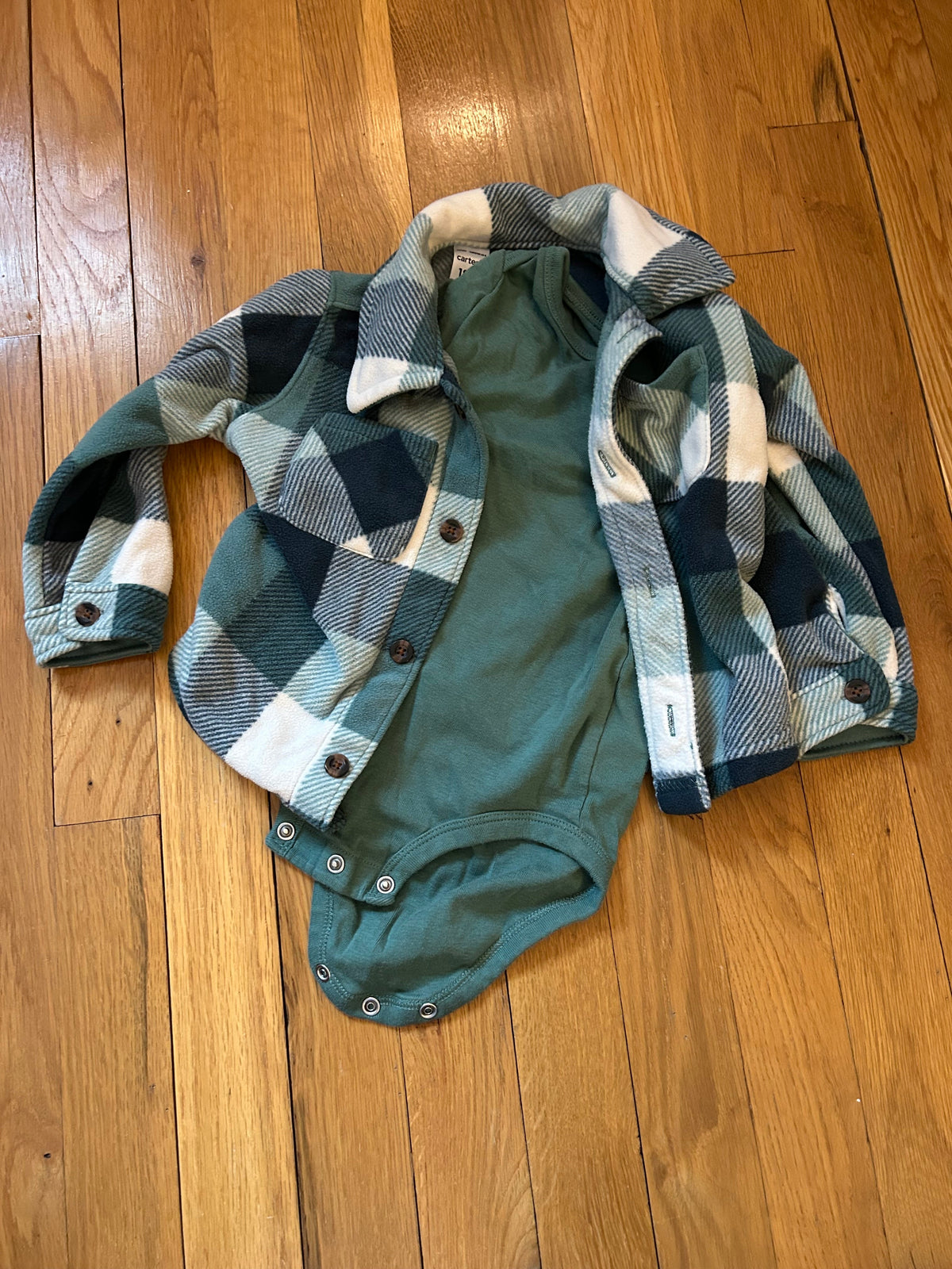 Seller 128 - Carters Boys 18M Flannel and Short Sleeve Onesie Set