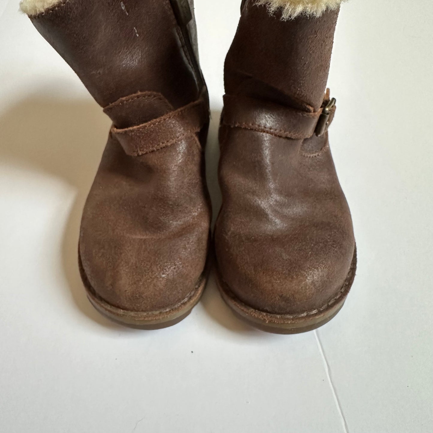 #86B UGG Brown Boots girls 10