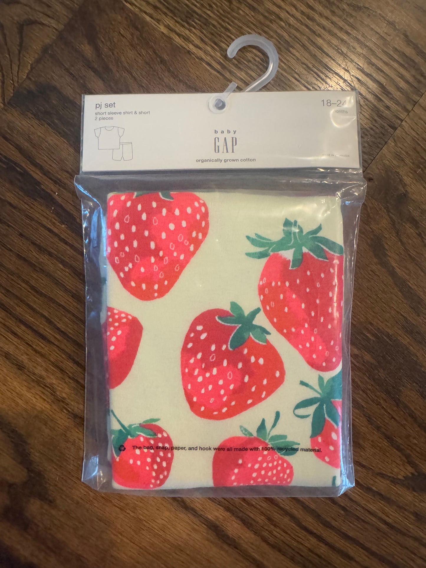 Seller #172 Gap Girls Strawberry PJ Set Size 18-24 months- New