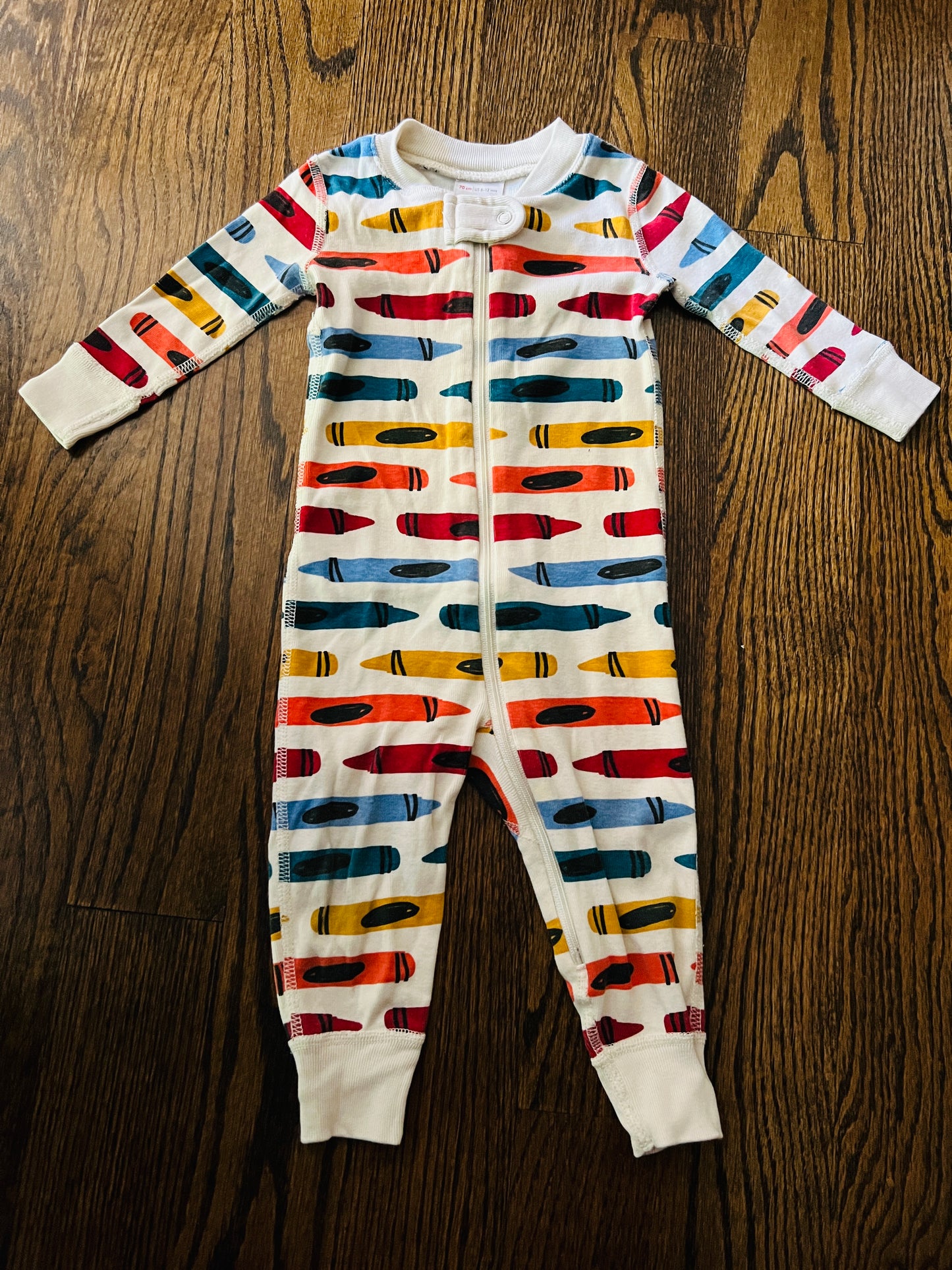 #68 Hanna footless PJs, 6-12 mos, crayons, VGUC