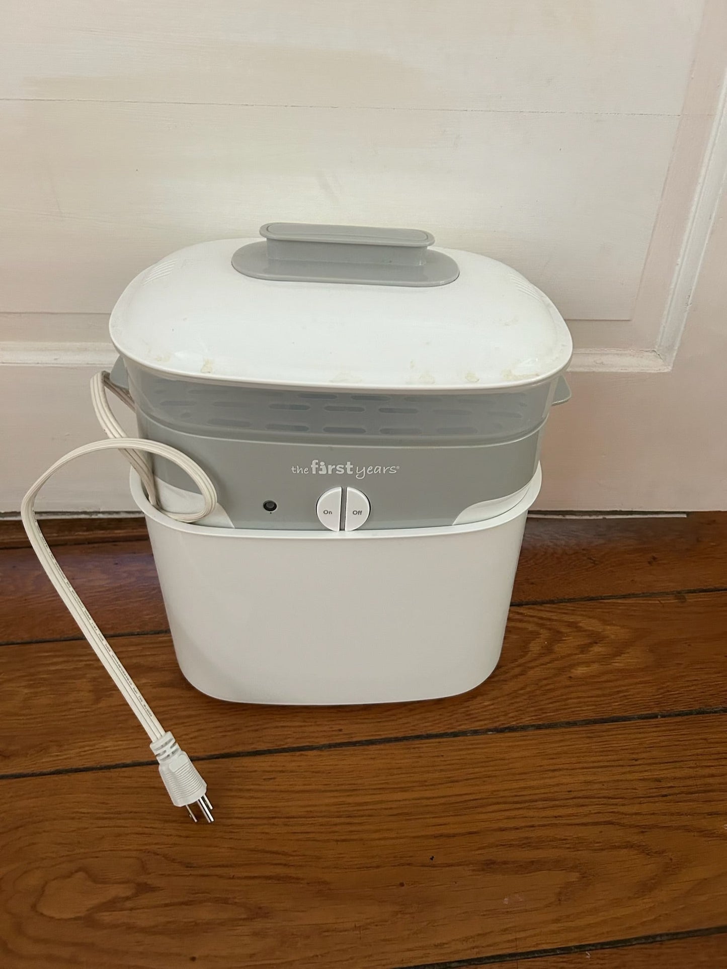 136 EUC bottle dryer / sanitizer