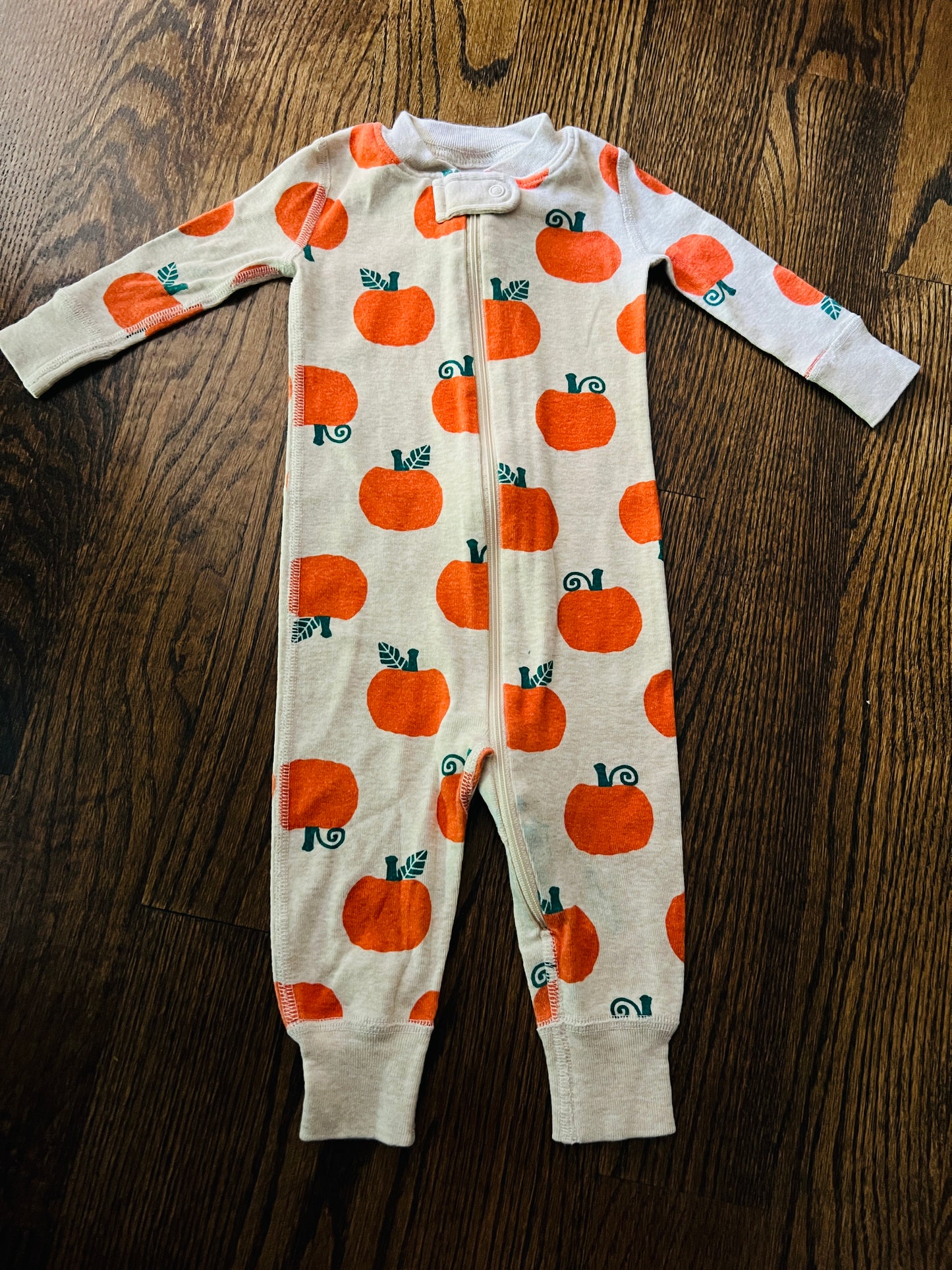 #68 Hanna pumpkin footless PJs, 3-6 mo, GUC