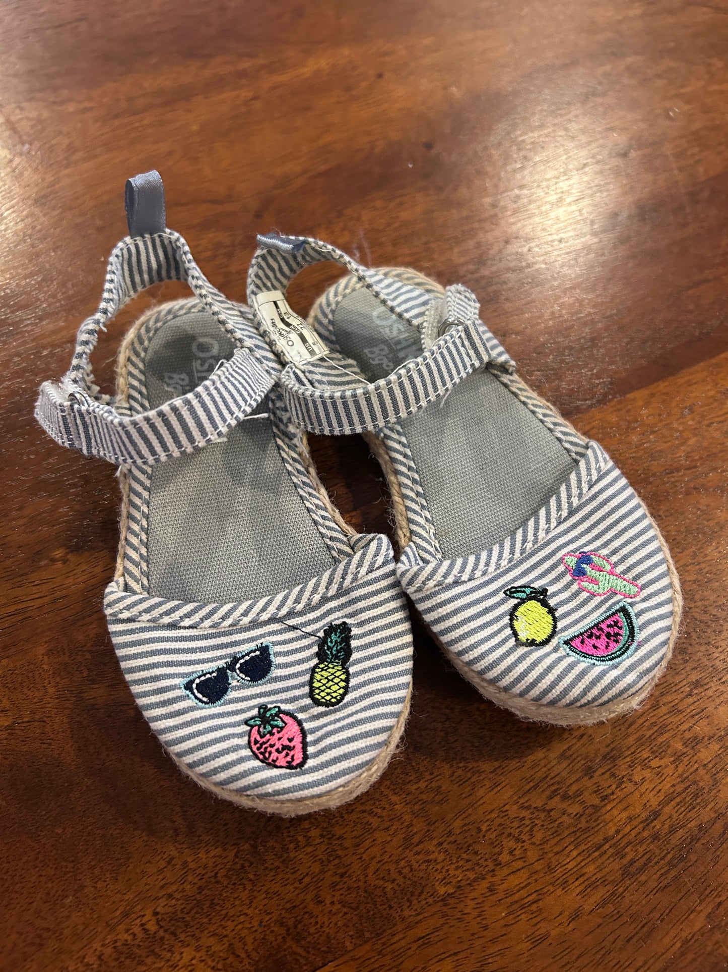 Seller #5 - Girls Sandals/Shoes - Size 6