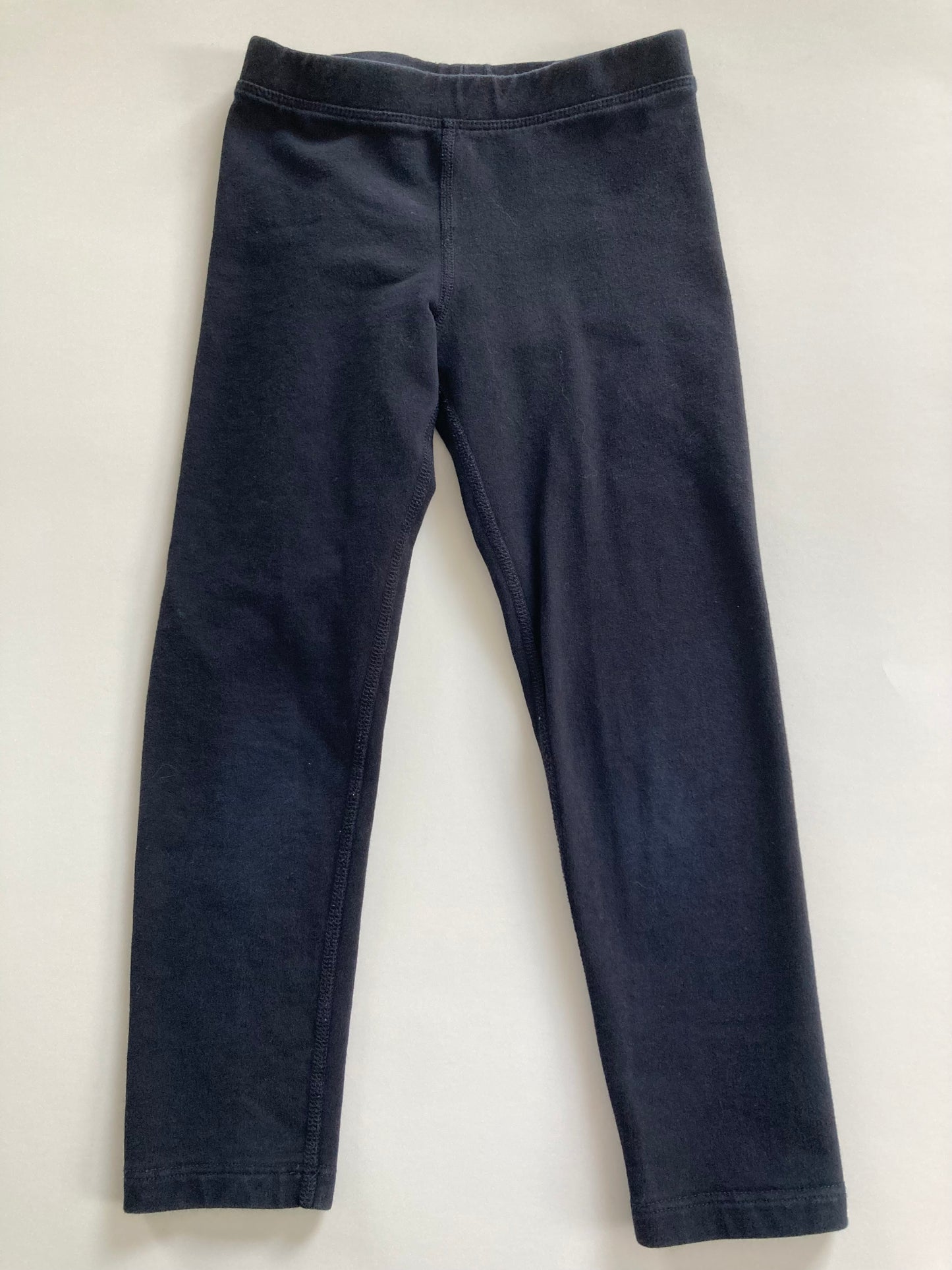 #91 girls' size 5 Primary cozy legging in black VGUC