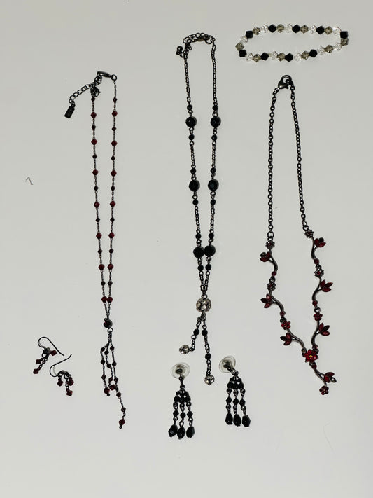 Costume Jewelery - 3 Necklaces, 2 Sets of Matching Earrings, Bracelet