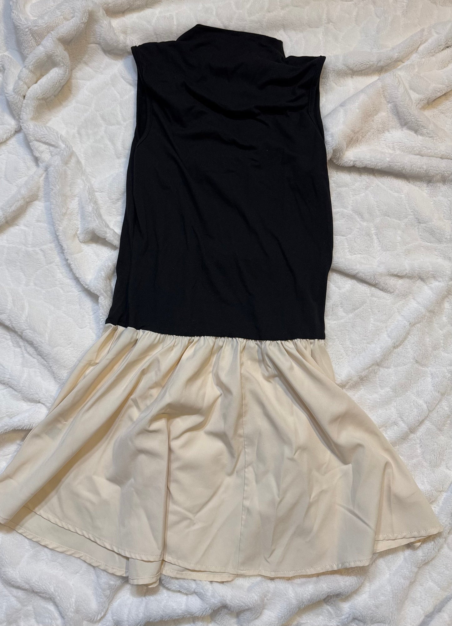 #53 women’s short dress size S