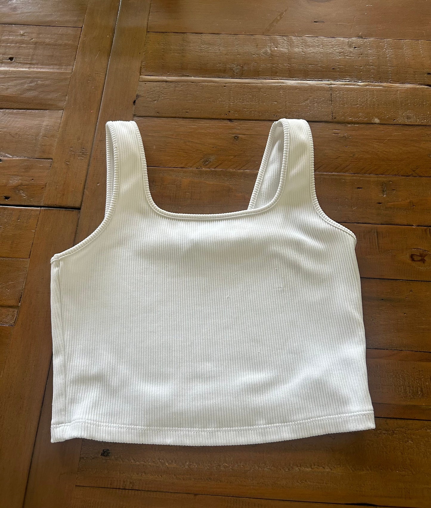 137 White women's/ Junior's M tank top