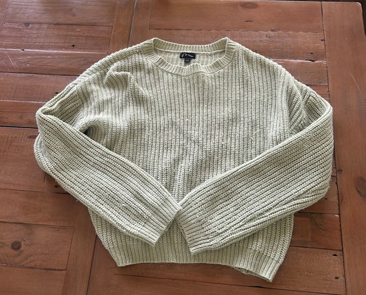 137 Girls XXL(18) Cropped green sweater