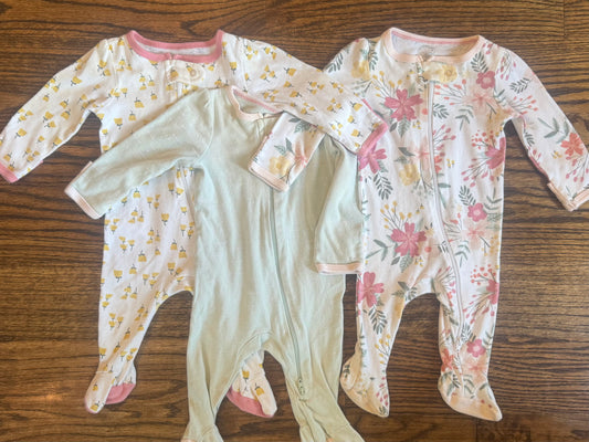 Seller #172 Cloud Island Baby Girl Sleeper Set Size 0-3m