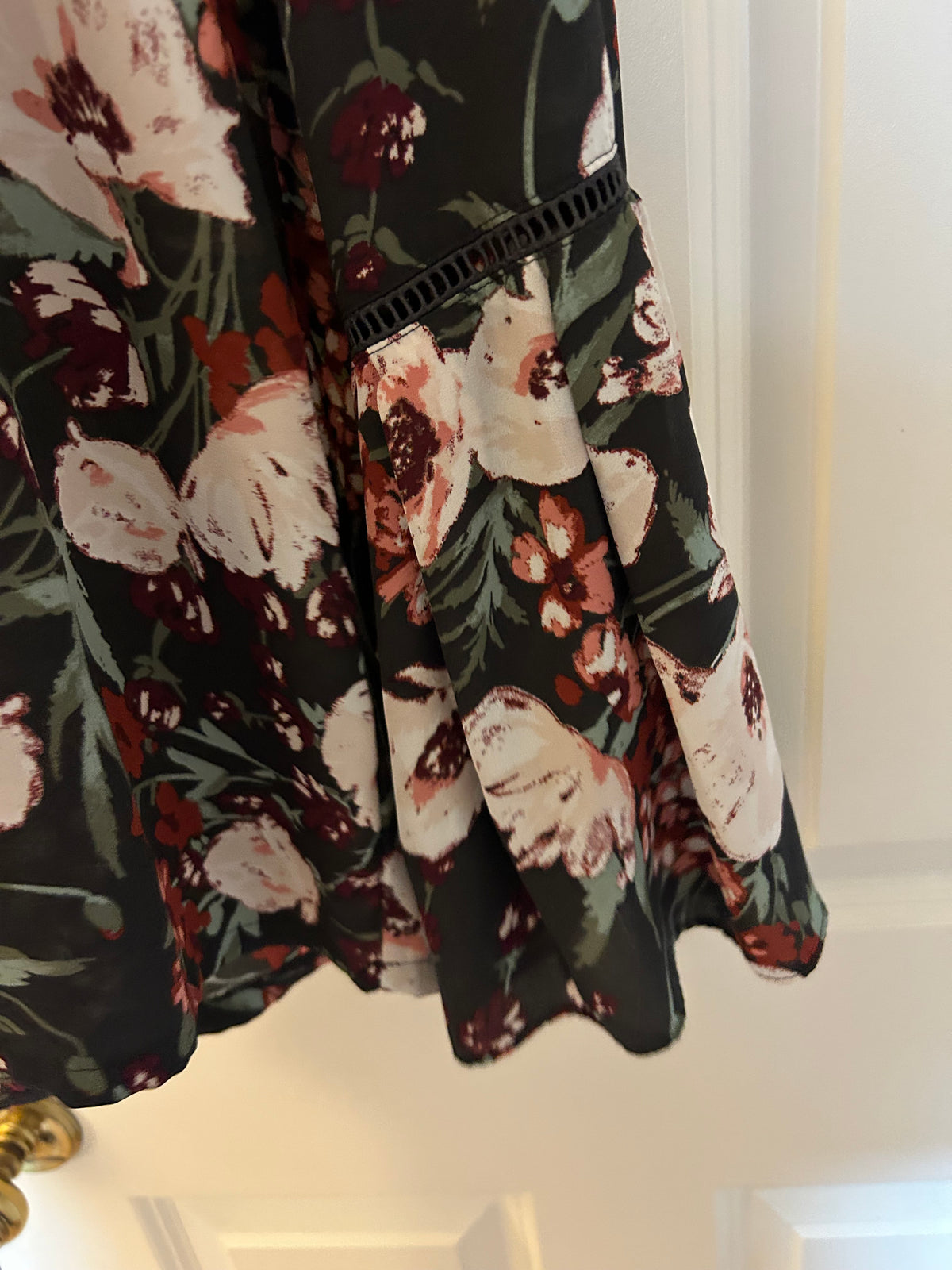 Seller 128 - The Loft Women's Large Floral Print Shirt