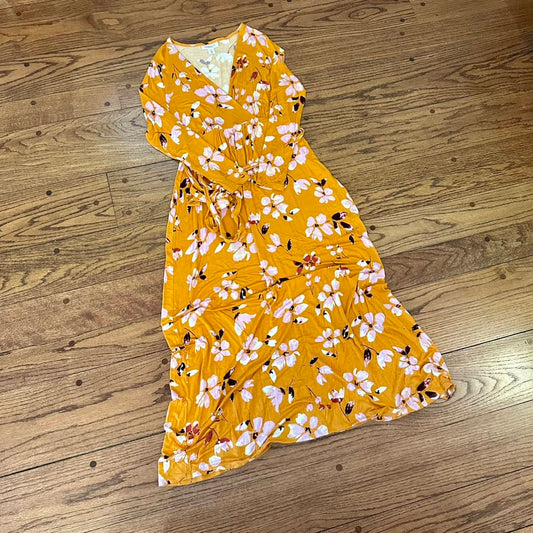 #95 GUC Womens Motherhood Maternity Yellow Floral Maxi Dress, size S