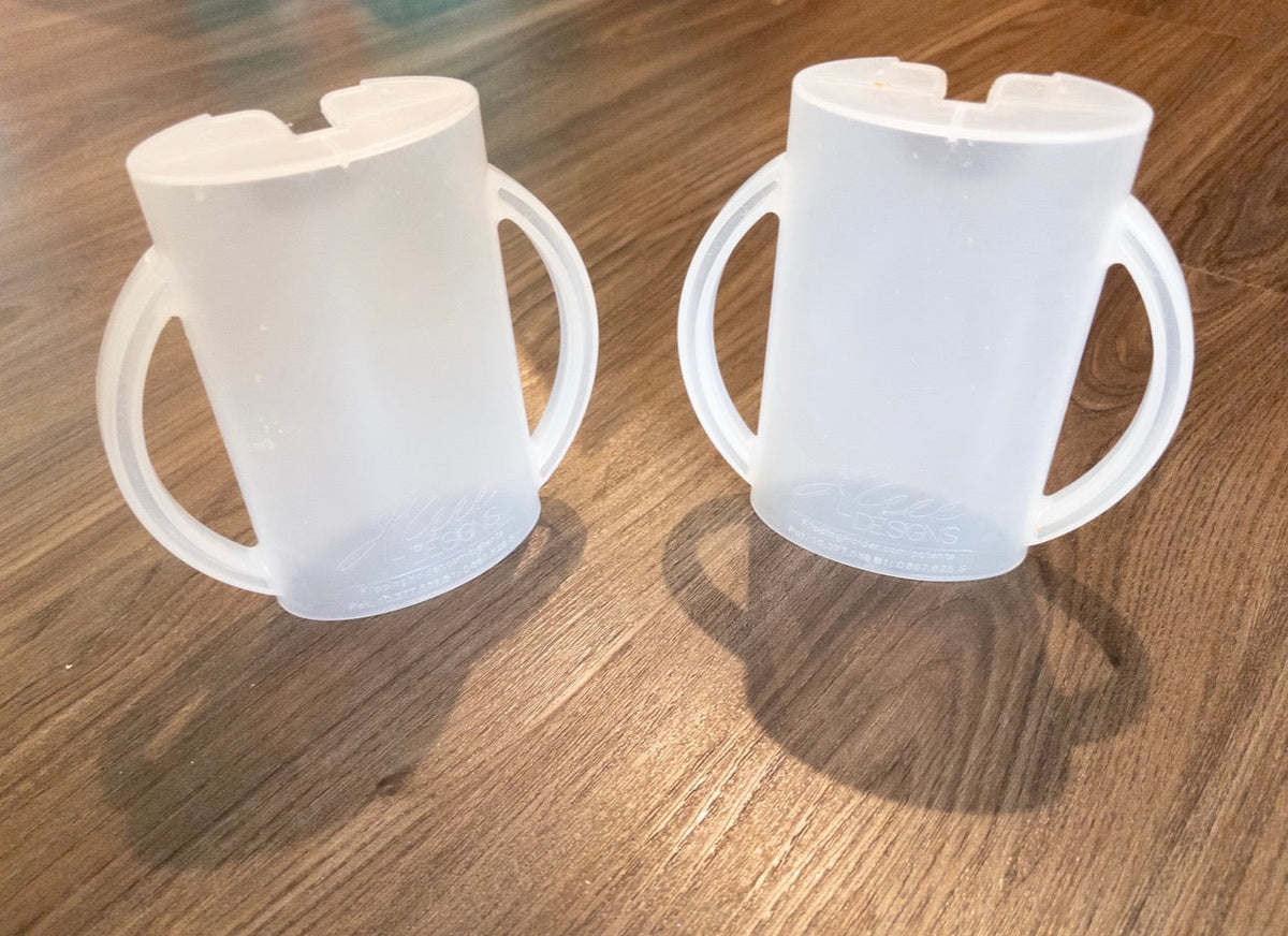 #36 Squeeze Proof Food Pouch Holder for Toddlers, Babies, Kids, Mess Free No Squeeze Juice Box Drink and Applesauce Snack Holder with Easy Grip Handles set of 2 EUC