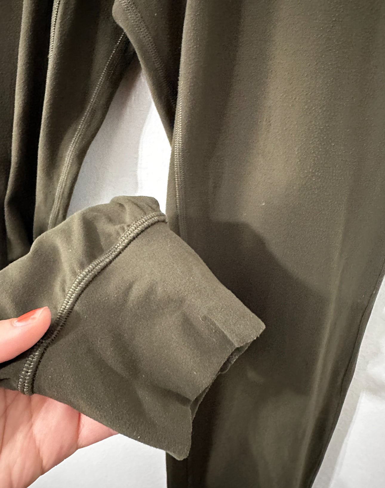 #111 Women Lululemon Align Jogger 28" Dark Olive size 4