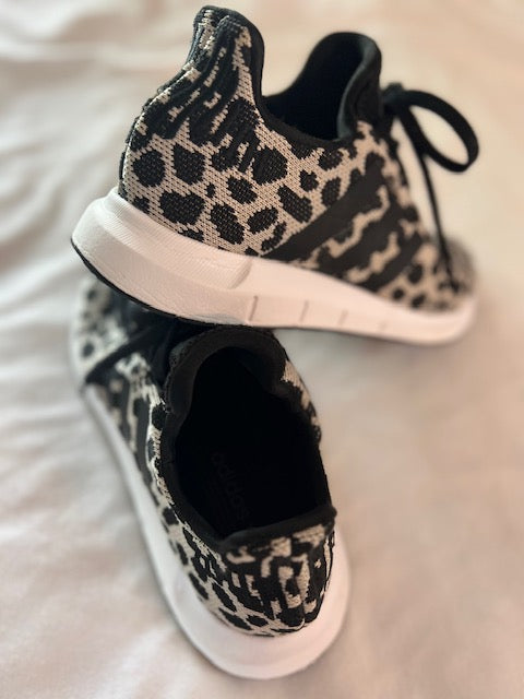 Adidas Swift Run Shoe Black/White Leopard Print Women's Size 6.5W