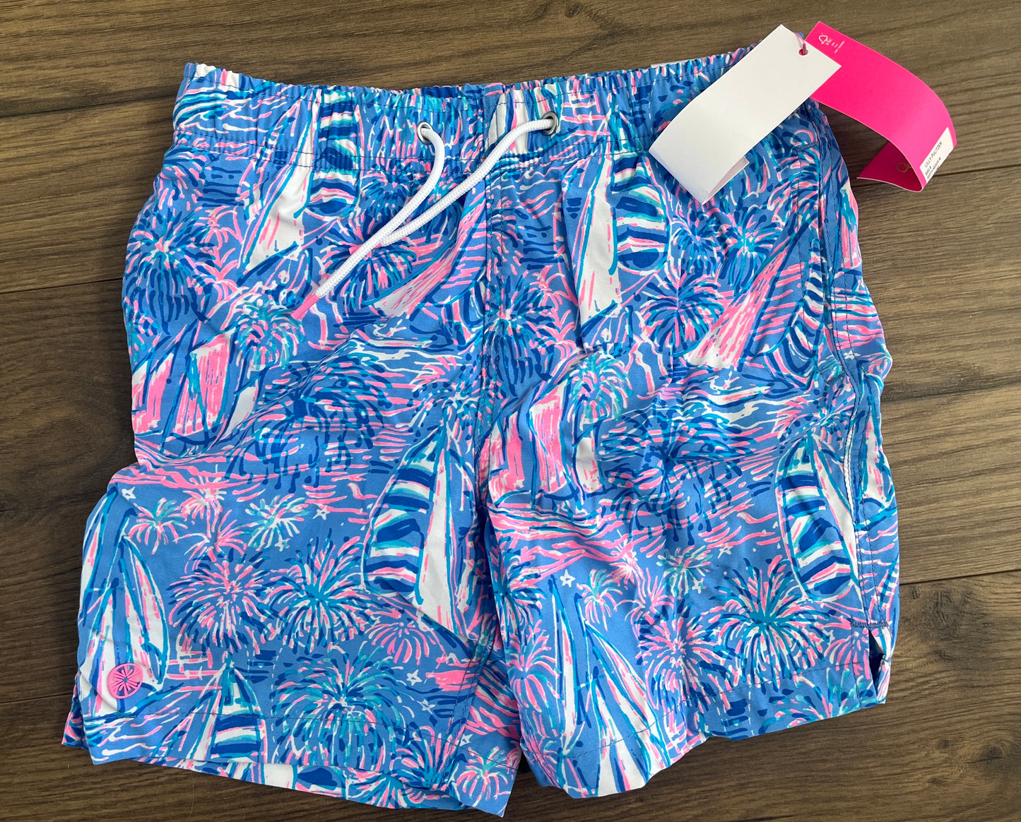 137 Boys lILLY Pulitzer swim trunks Size M BNWT