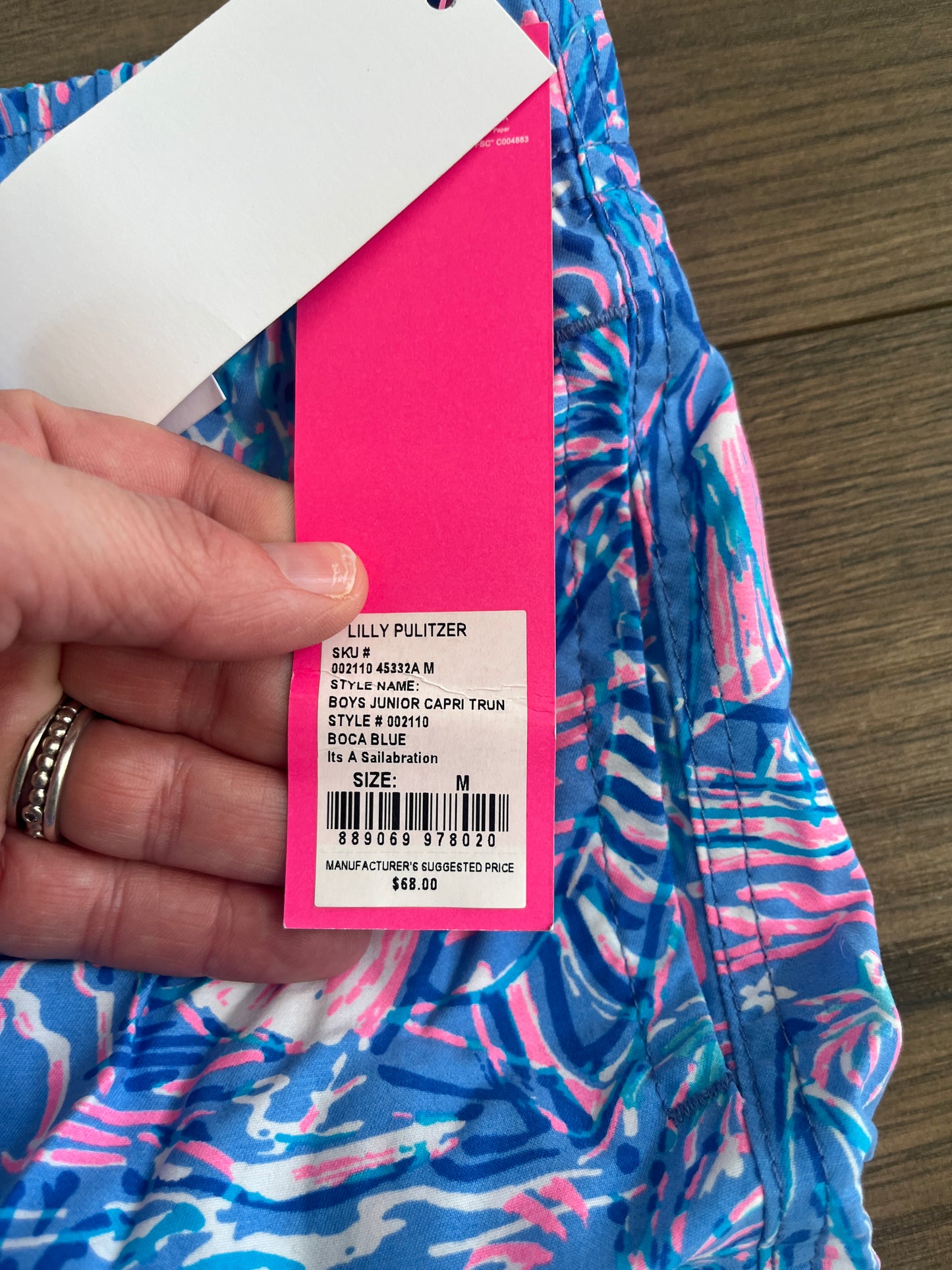 137 Boys lILLY Pulitzer swim trunks Size M BNWT