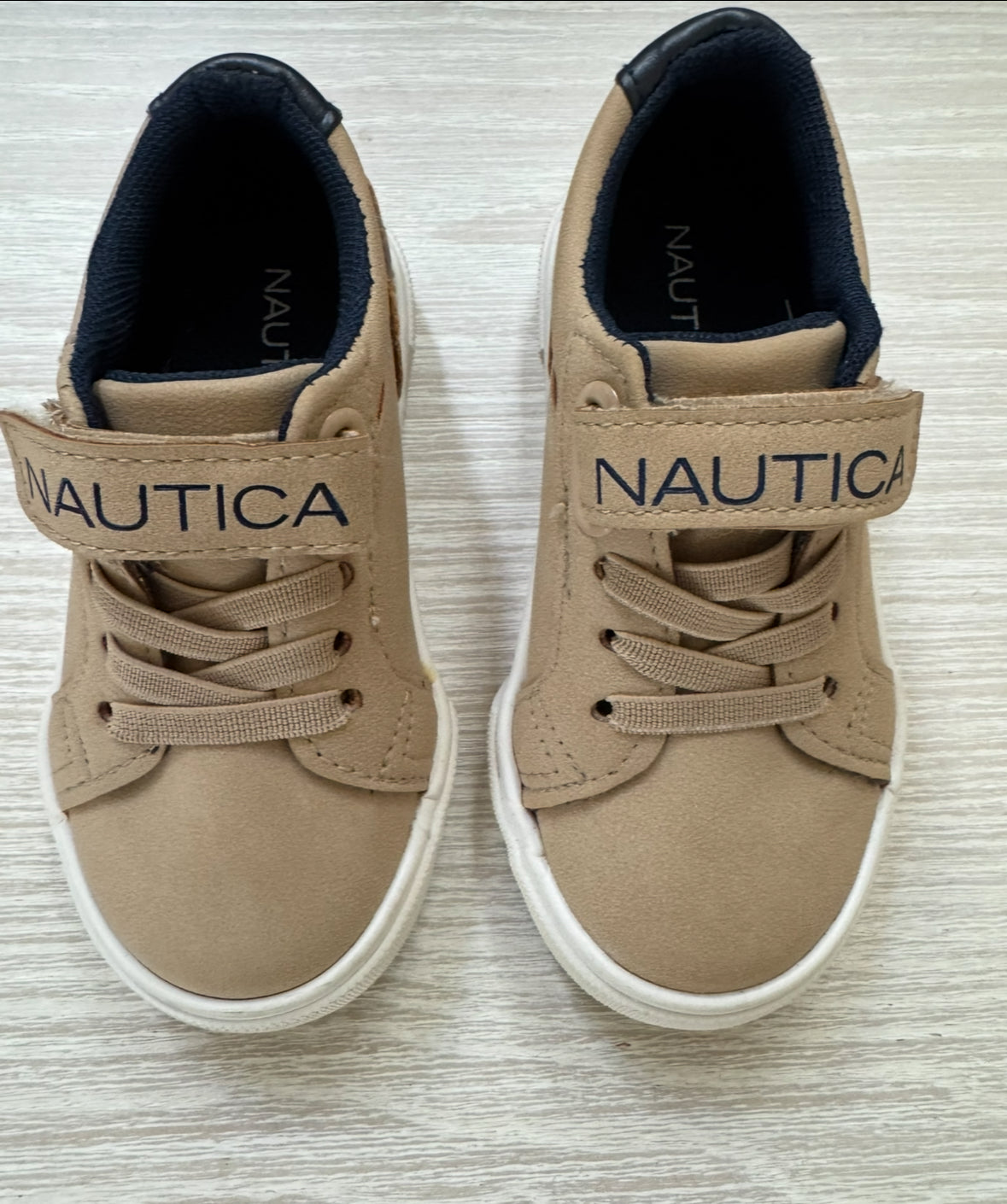 #207 Nautica toddler size 6c shoes