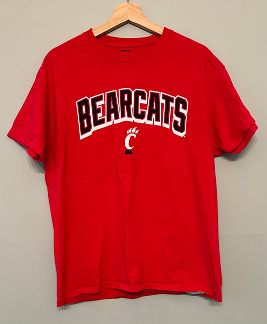 Seller #168 Men’s Large Cincinnati Bearcats T-shirt
