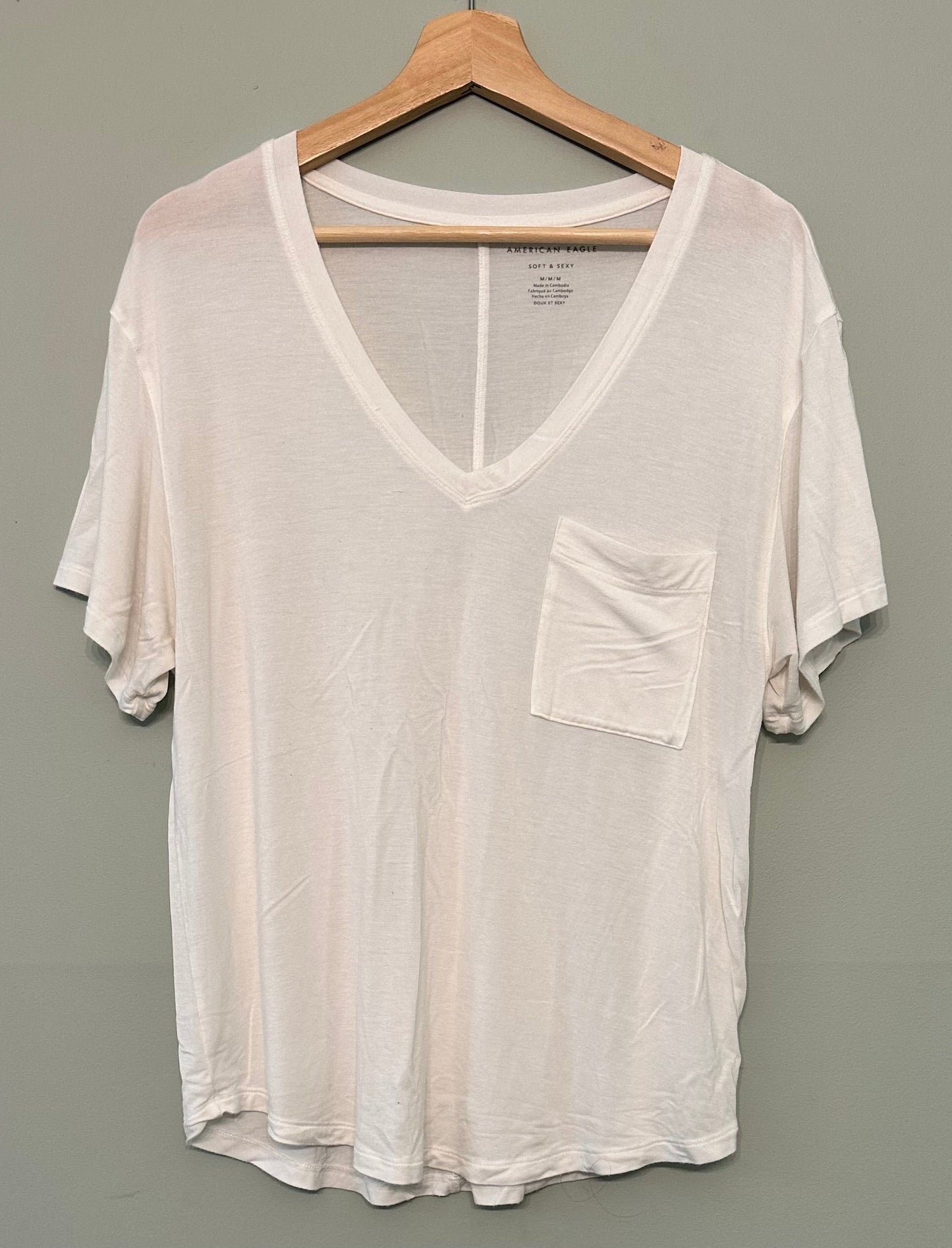 Seller #168 Aerie Women’s Medium White Soft & Sexy v-neck