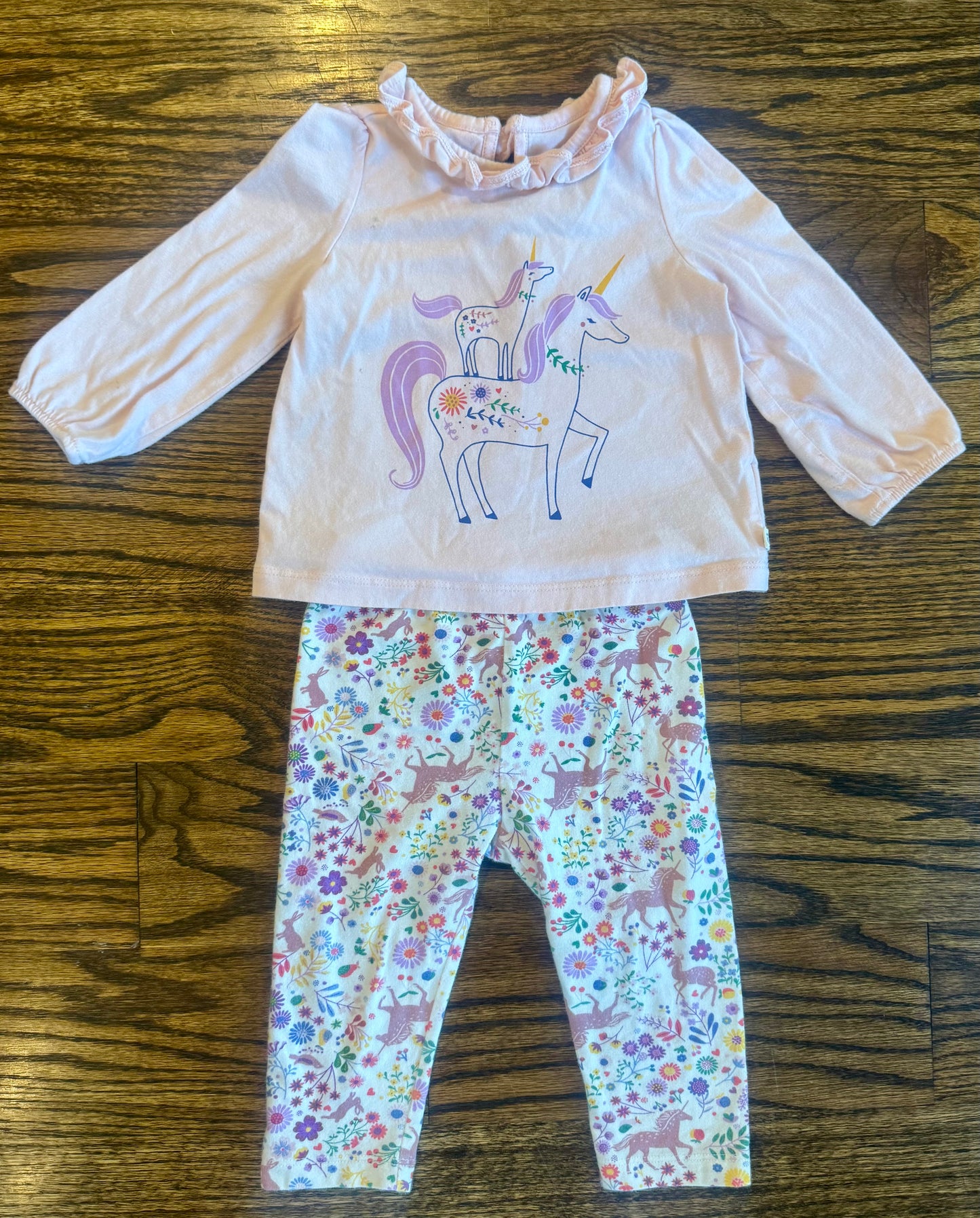 Seller #172 Gap Girls 2 Piece Unicorn Set Size 6-12m