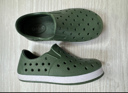 #207 Cat & Jack green Native dupes toddler size 7c