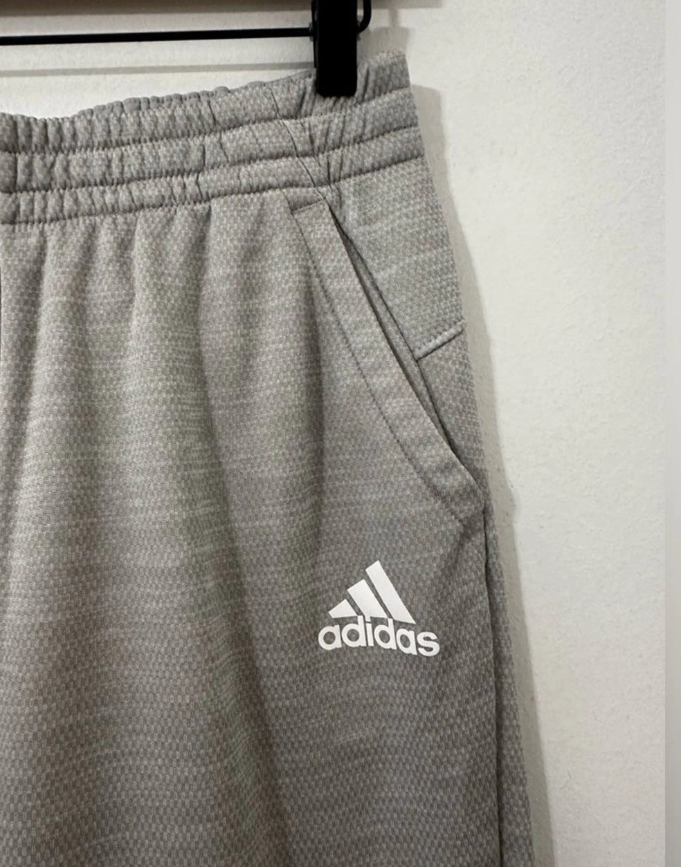 #111 Adidas Women’s Sweatpants Grey Athletic Joggers Size Medium