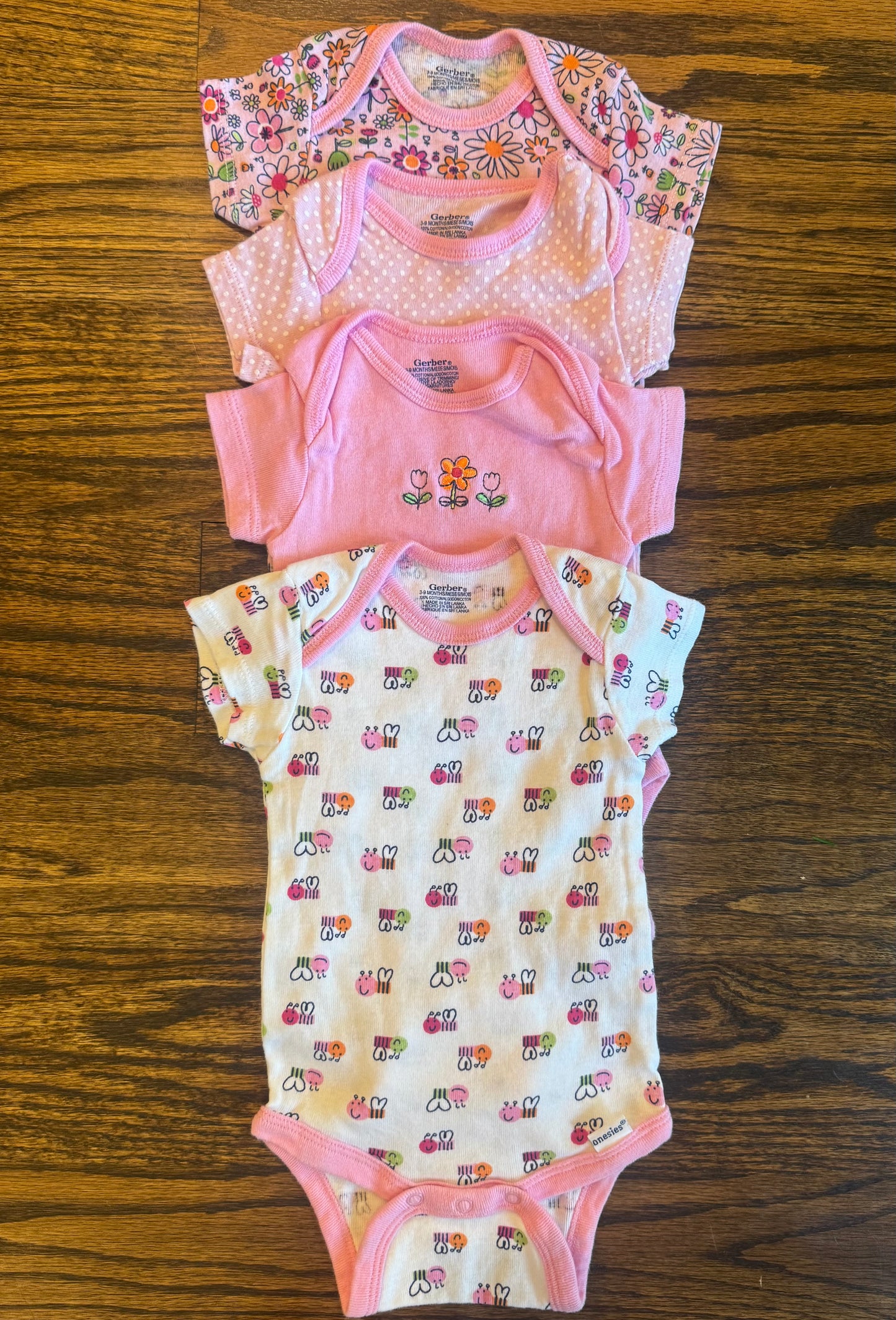 Seller #172 Gerber Girl Brand New Onesie Set of 4 Size 3-9 months