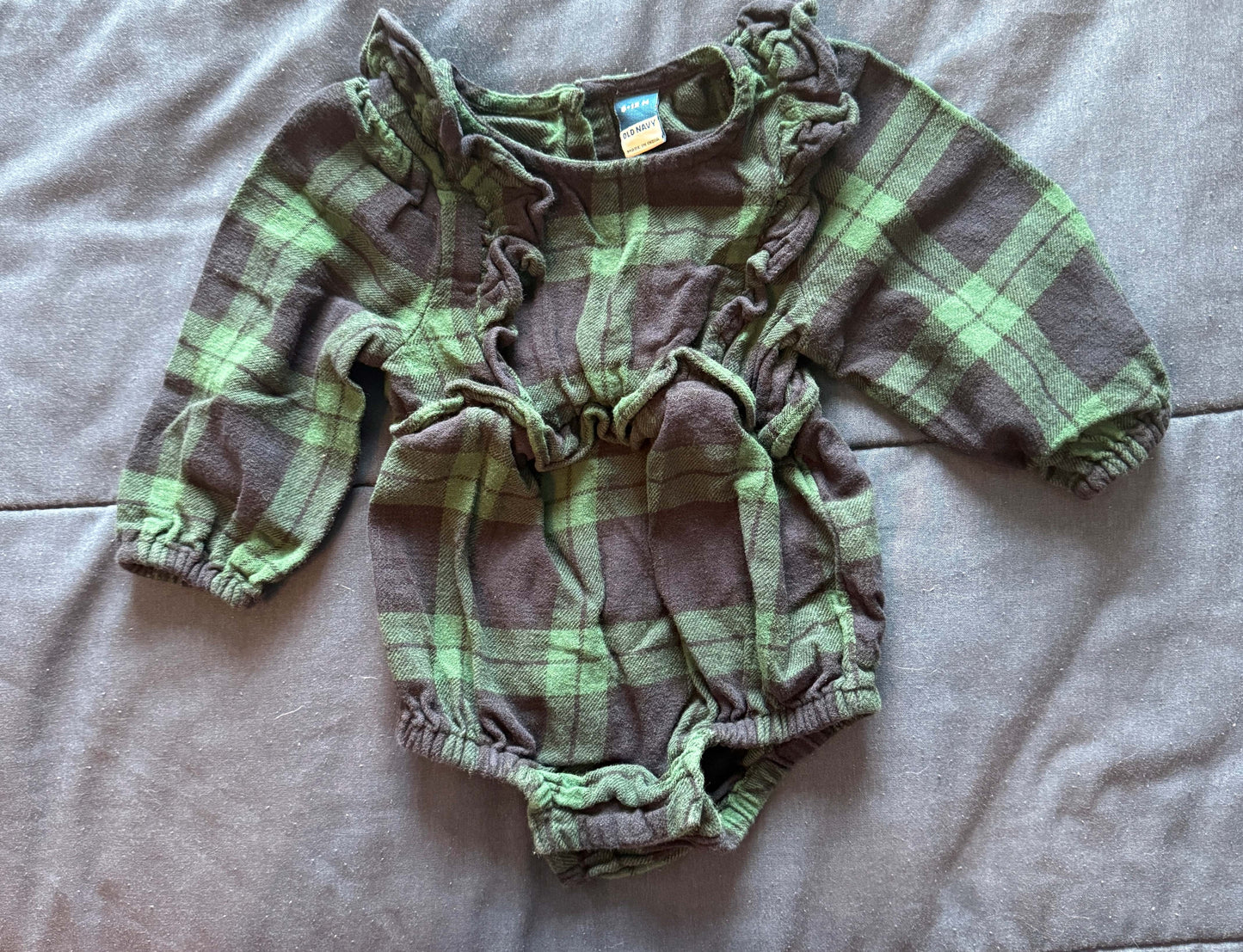 SELLER #6 12M Old Navy Green Plaid Outfit