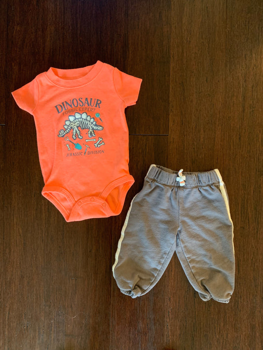 Seller 48, Carters dino outfit, 9M