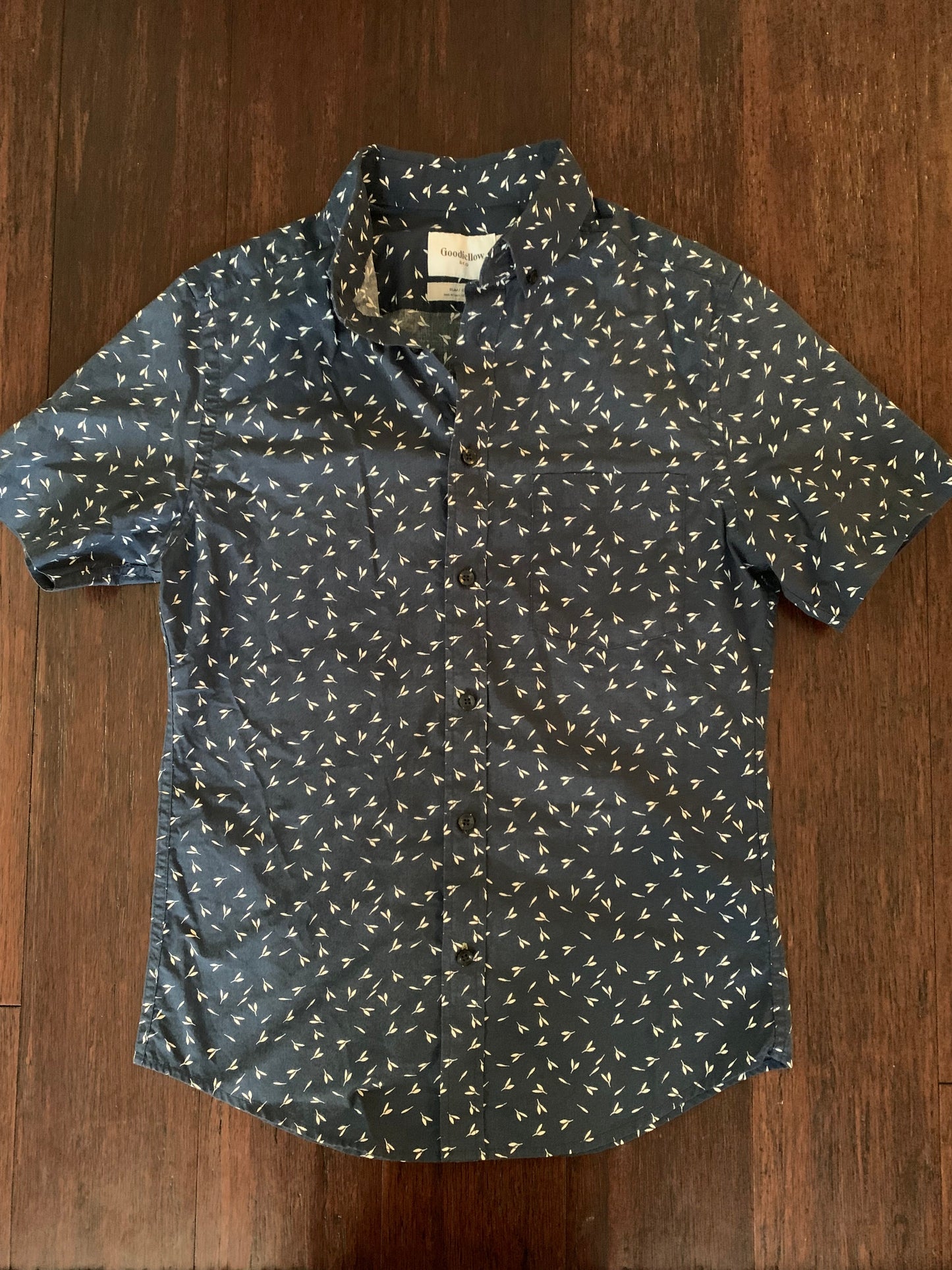 Seller 48, Goodfellow & Co. Button Tee, Navy print, NWOT, Men’s Small