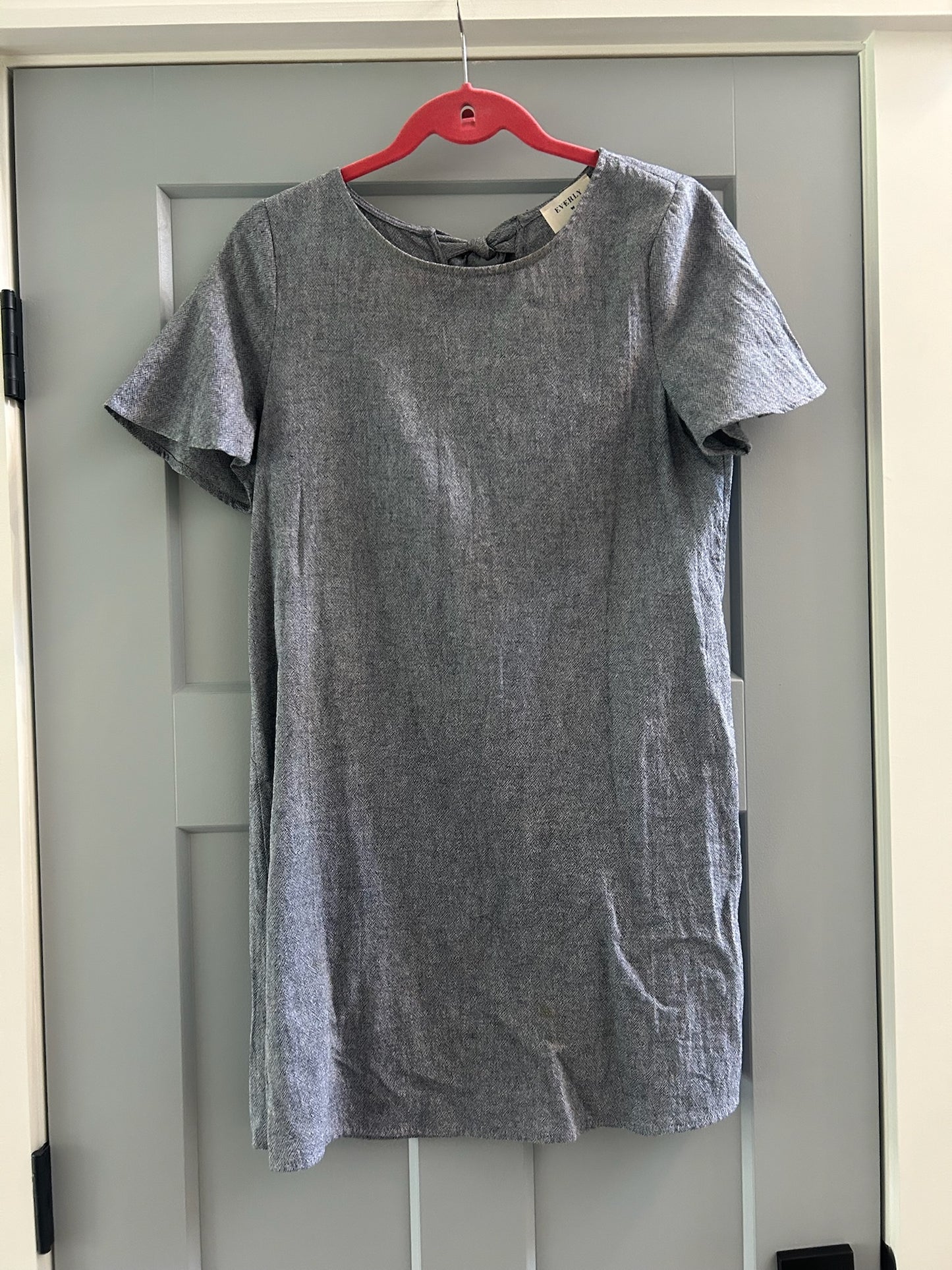 136 EUC everly dress chambray color size sm