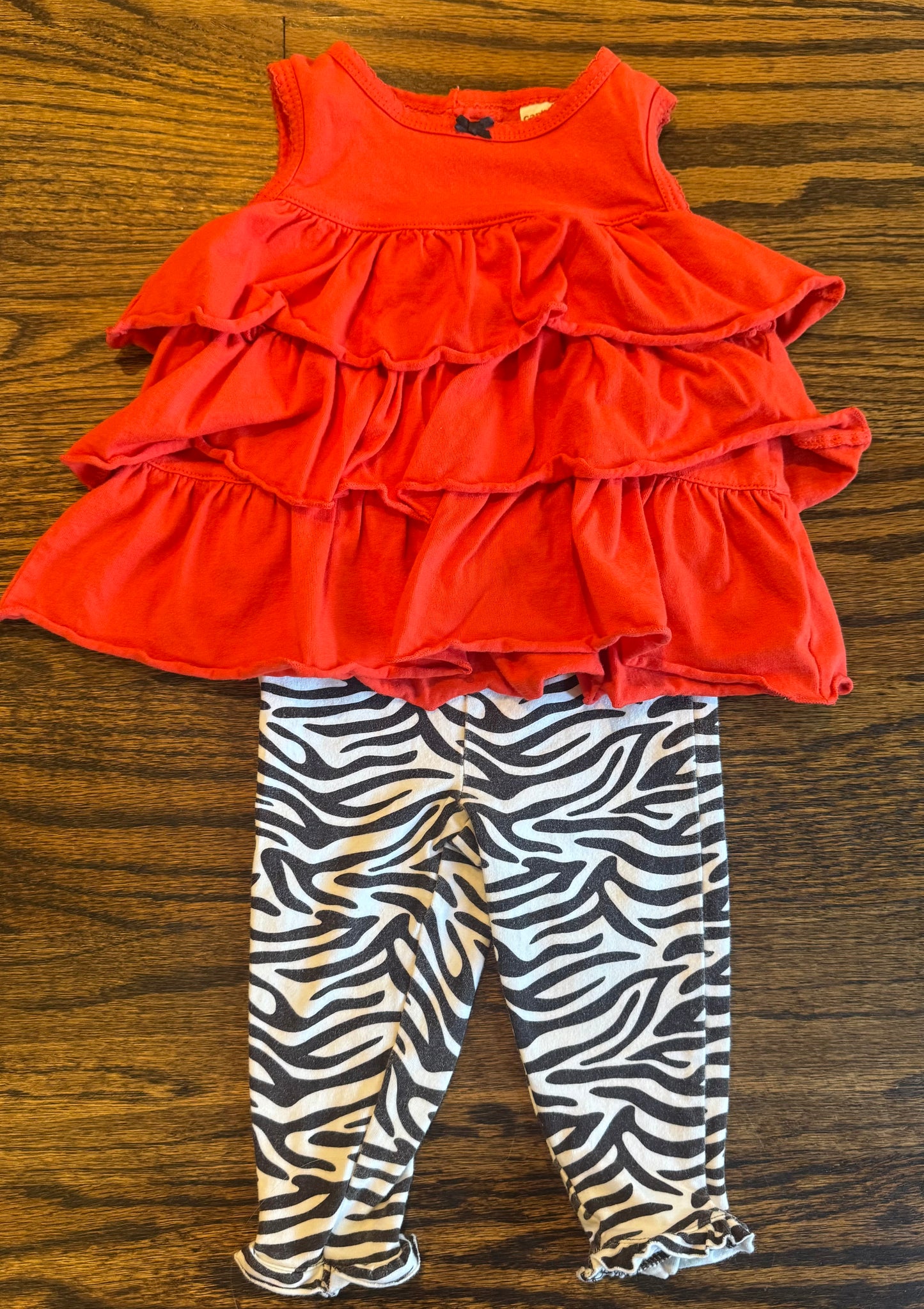 Seller #172 Carter’s Girls Zebra Orange Set Size 6m