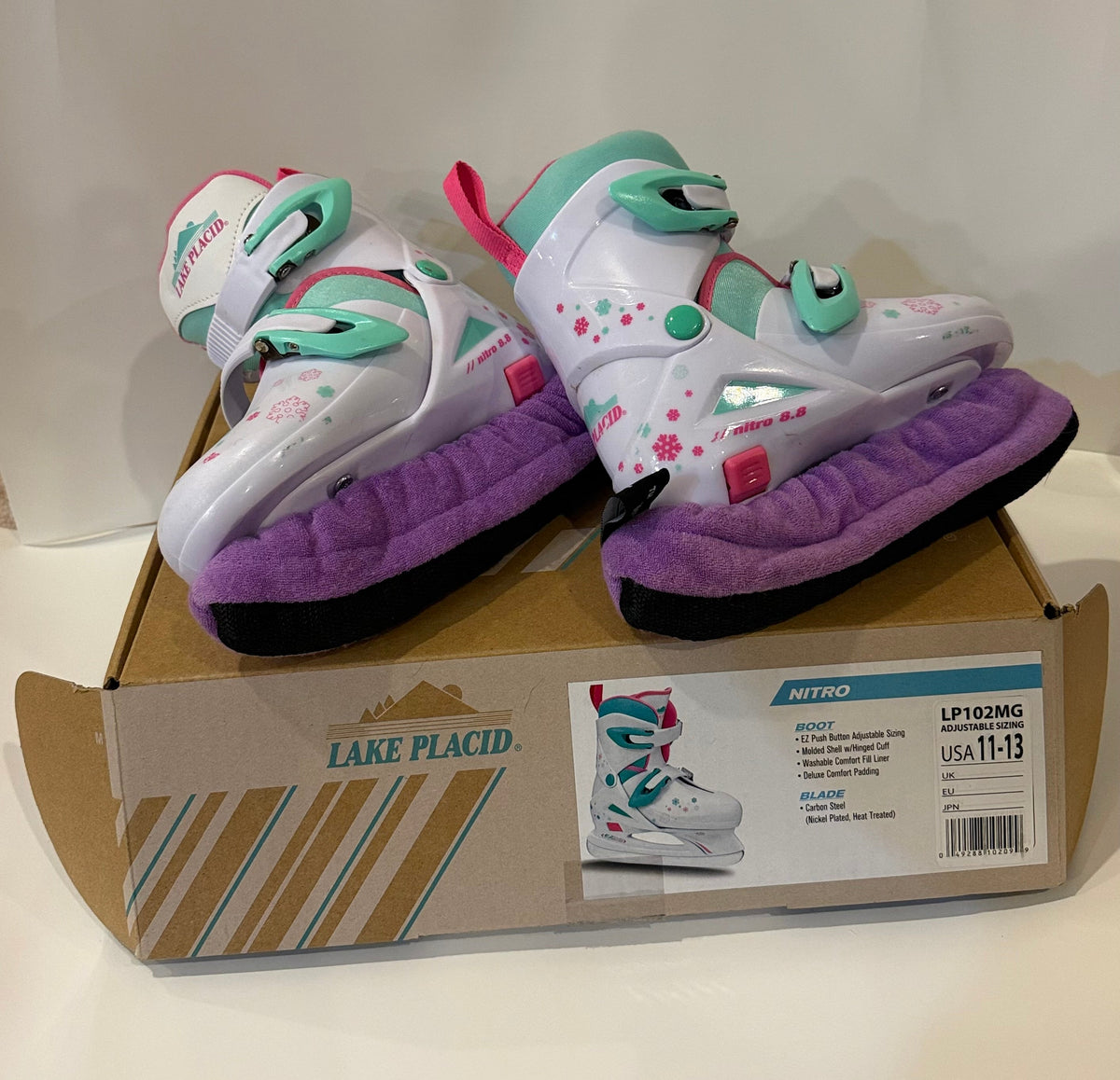 Seller #142 Lake Placid Girls size 11-13 ice skates with covers