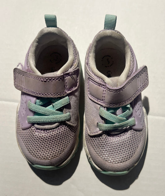 #98 Girls Size 5 Cat and Jack Trainers
