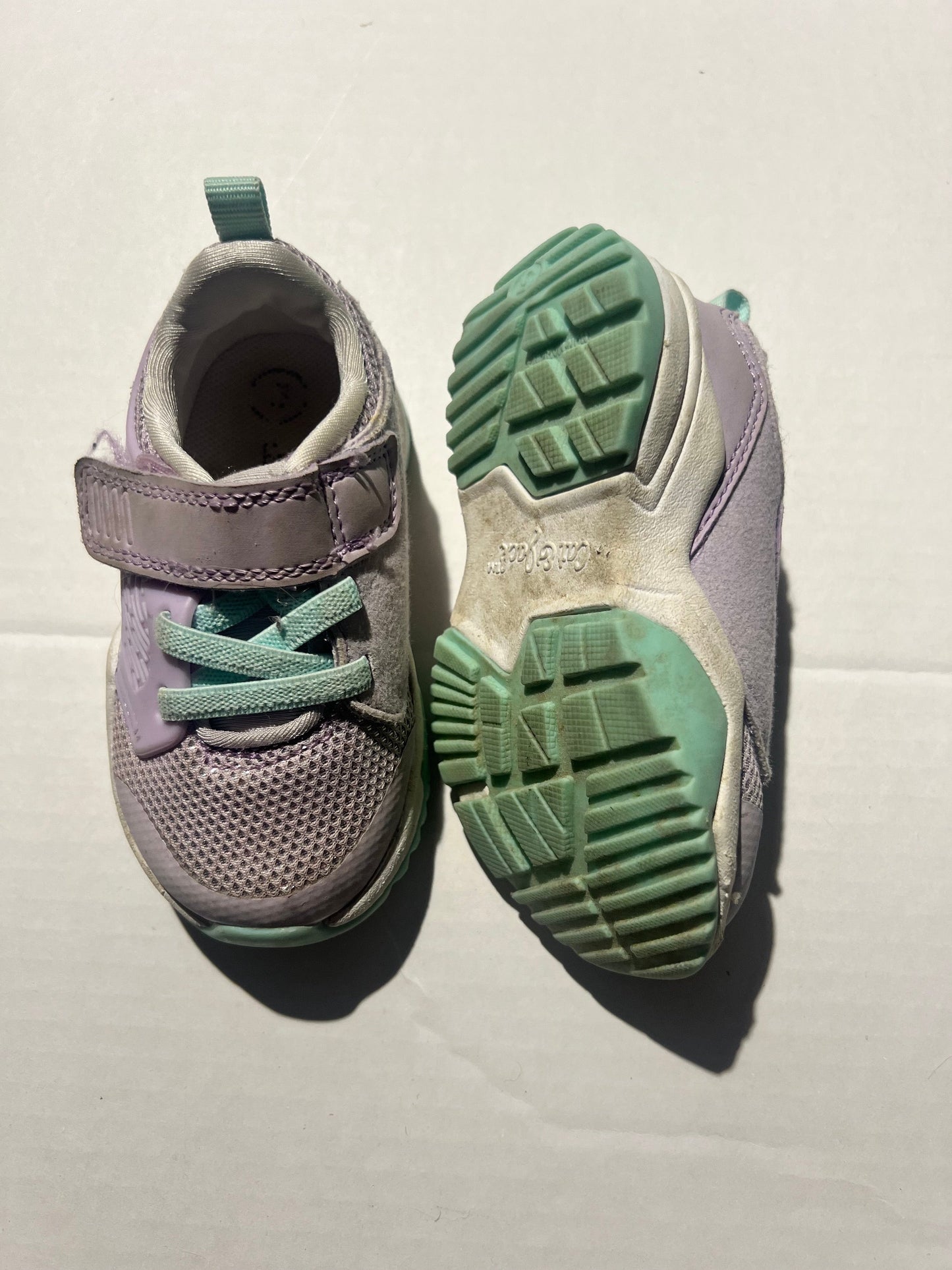#98 Girls Size 5 Cat and Jack Trainers