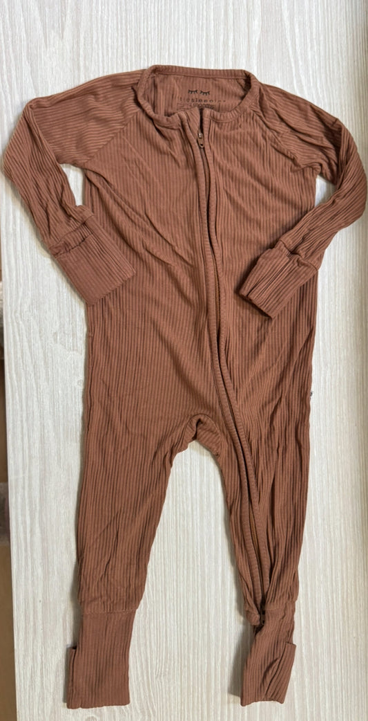 #207 Little Sleeps ribbed brown zippy size 6-12 Months