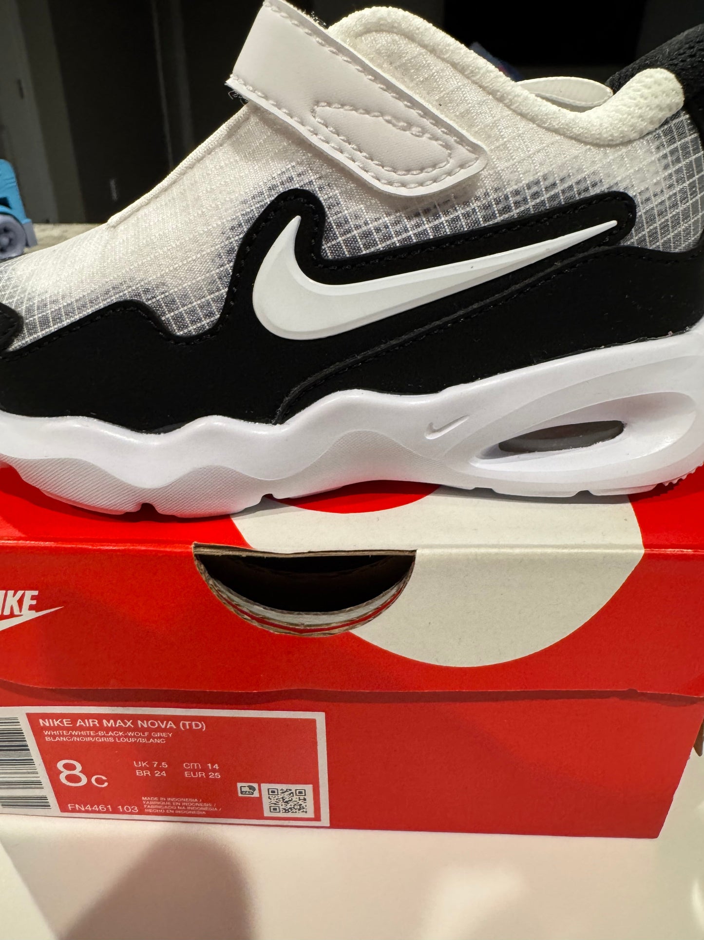 #107 REDUCED Nike Air Max Nova 8C *NWT*