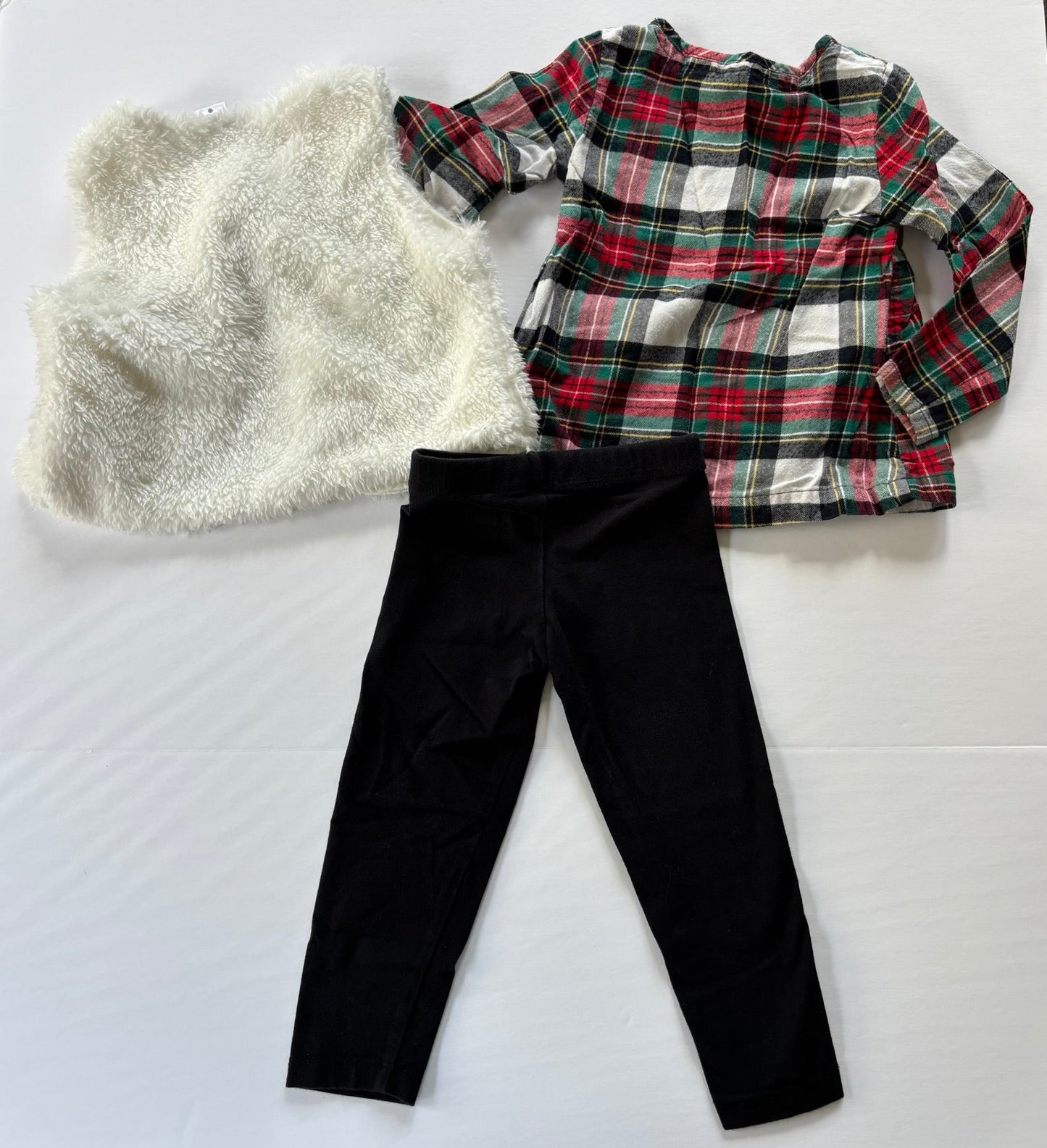 #101 Carter's Faux Fur Vest Plaid Top Pant Set Girls Size 24 month