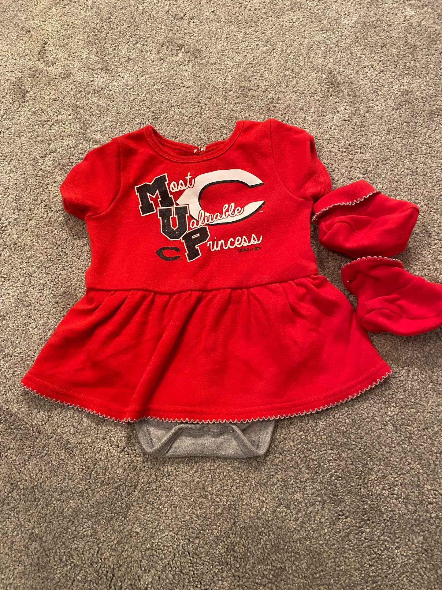 6-9 months Reds Outfit & Booties