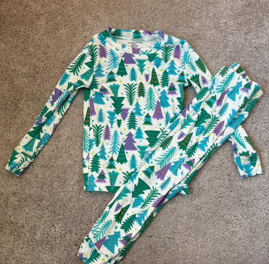 #139 Size 3T Amazon Basics Christmas tree pajamas long sleeve