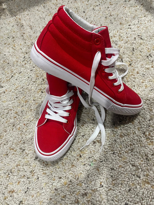 Seller #121 Girls Size 5 Like new high tops